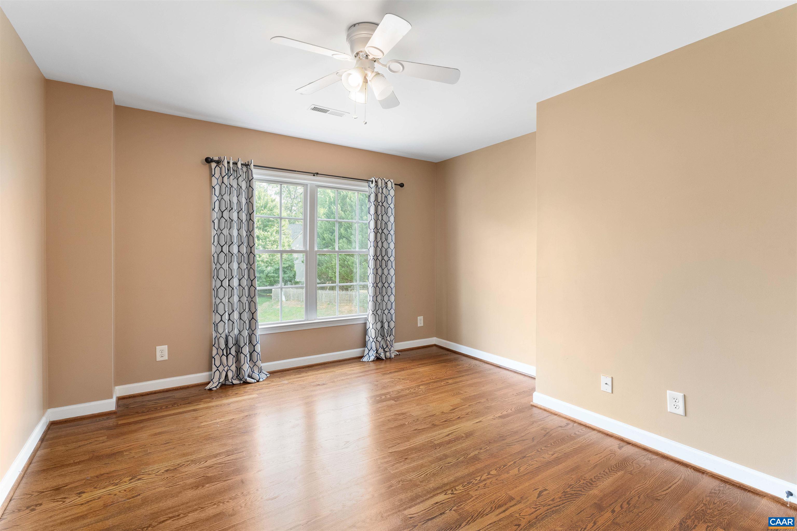 2174 LORING CIR