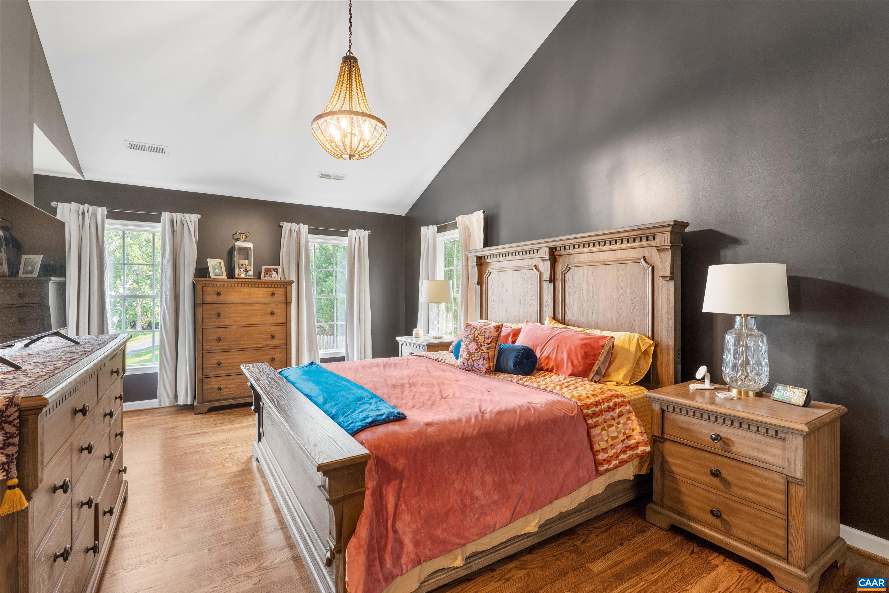 2174 LORING CIR