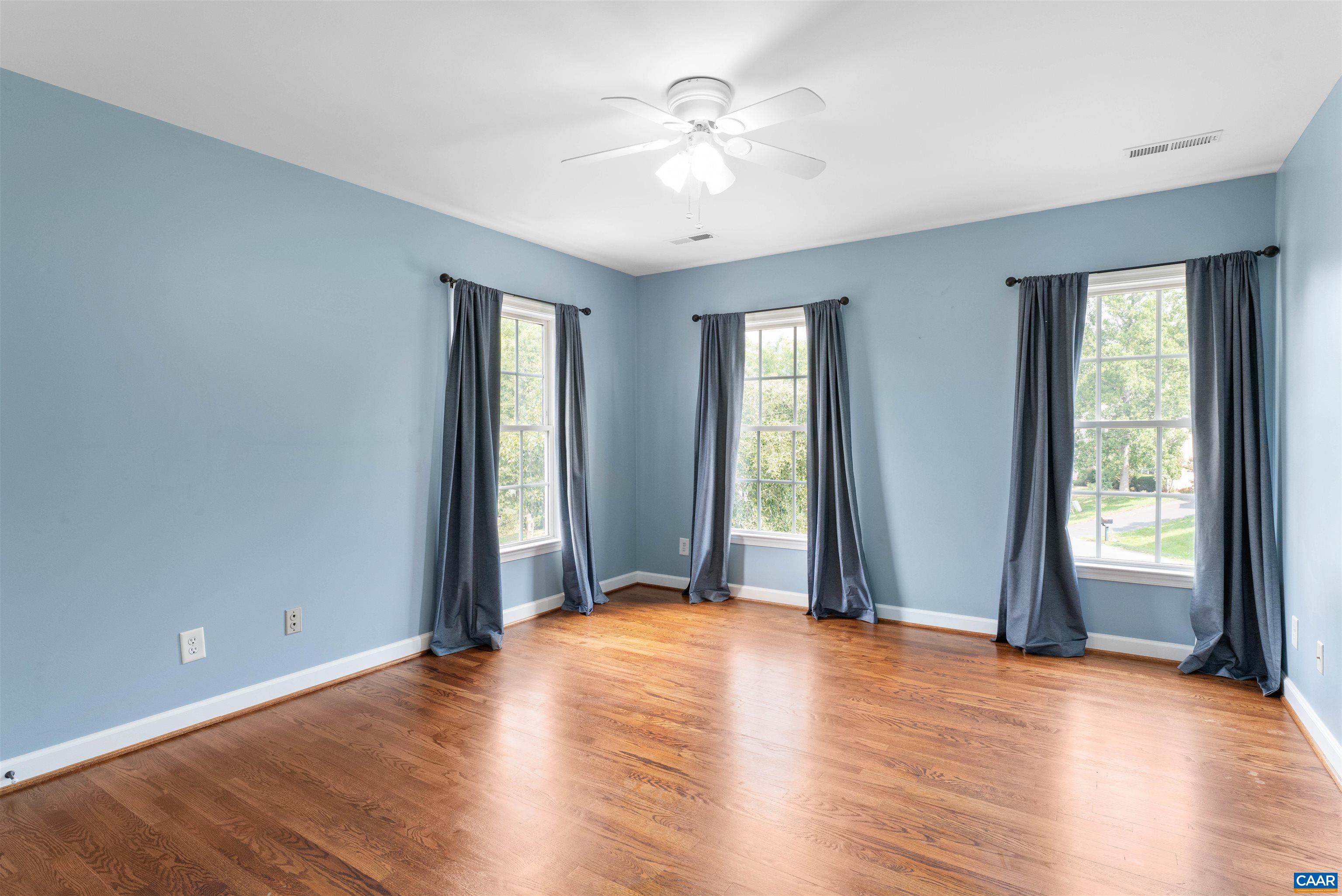 2174 LORING CIR