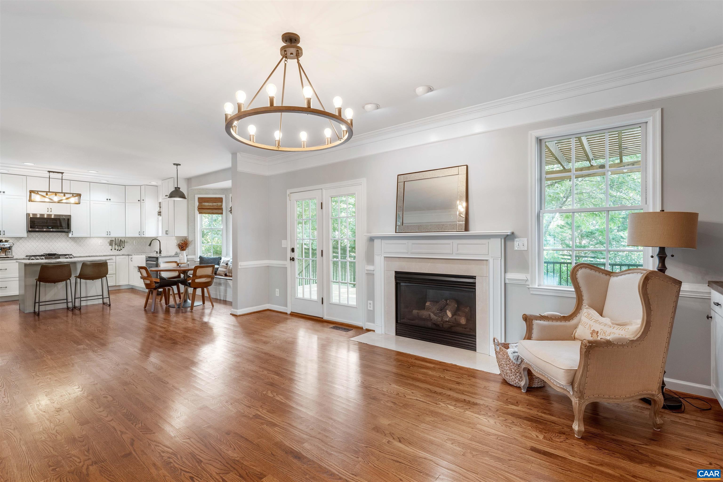 2174 LORING CIR