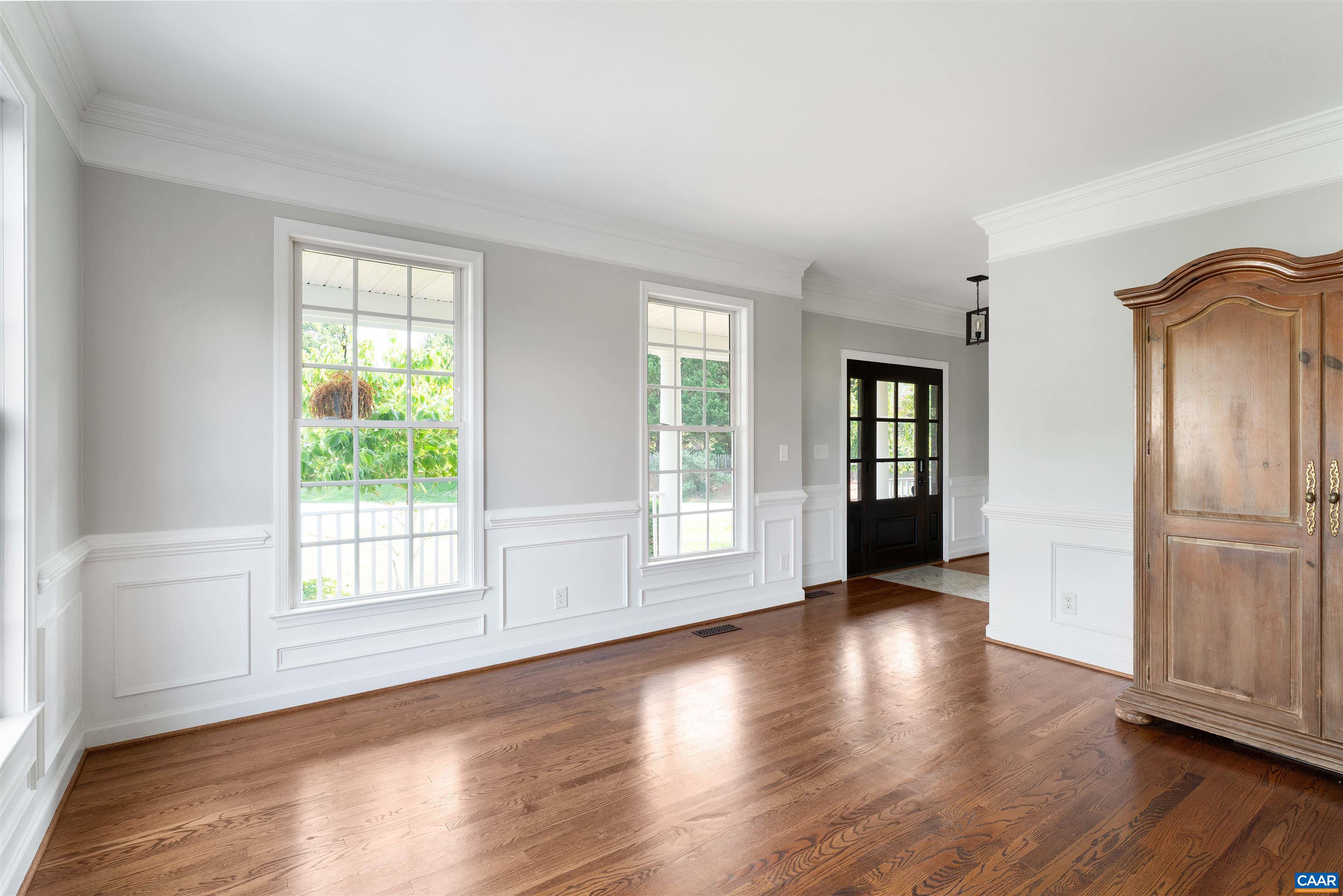 2174 LORING CIR