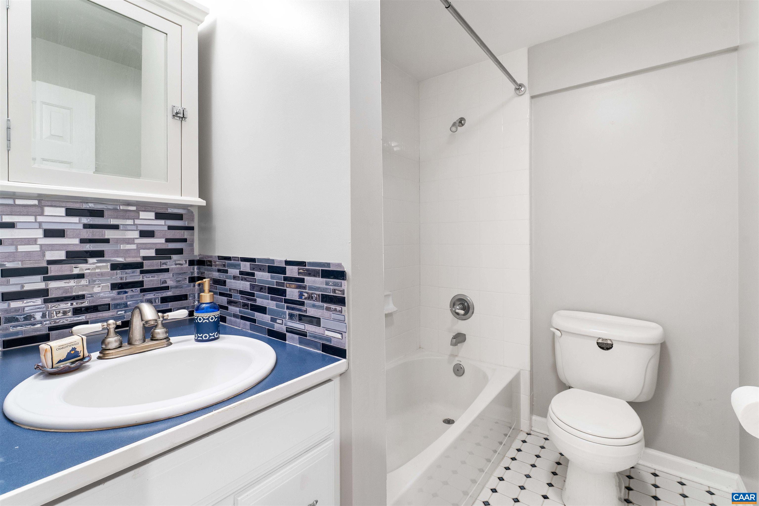 2174 LORING CIR