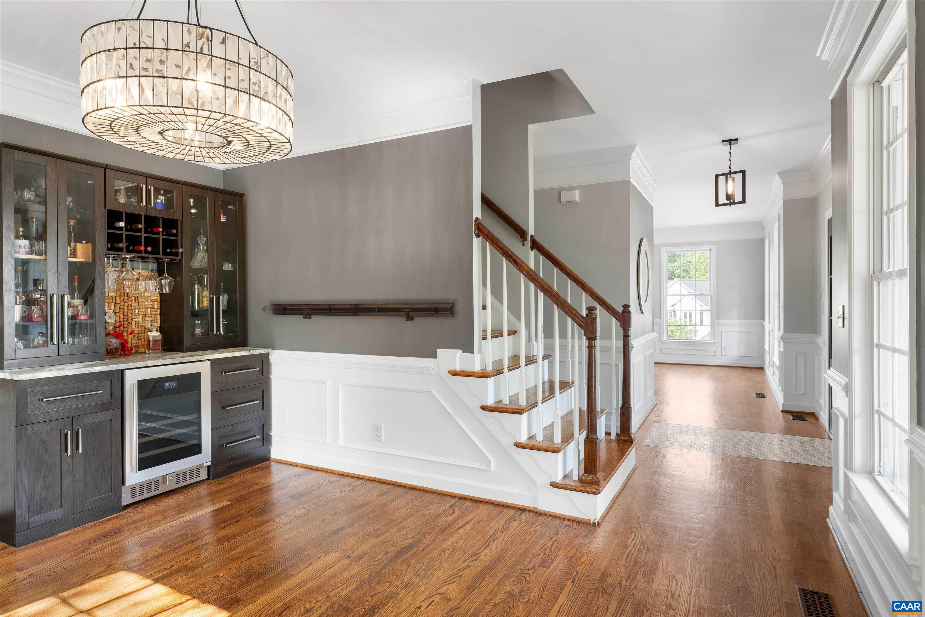 2174 LORING CIR