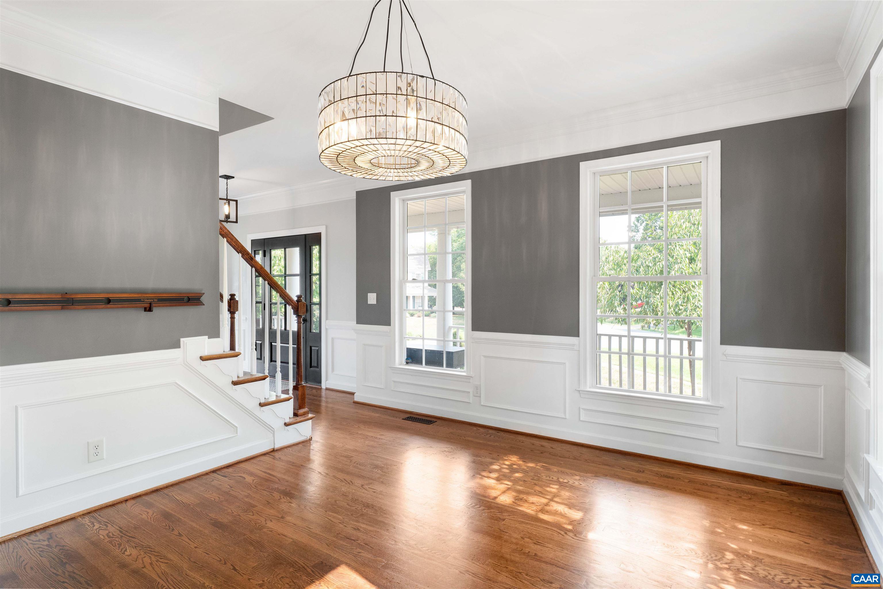 2174 LORING CIR
