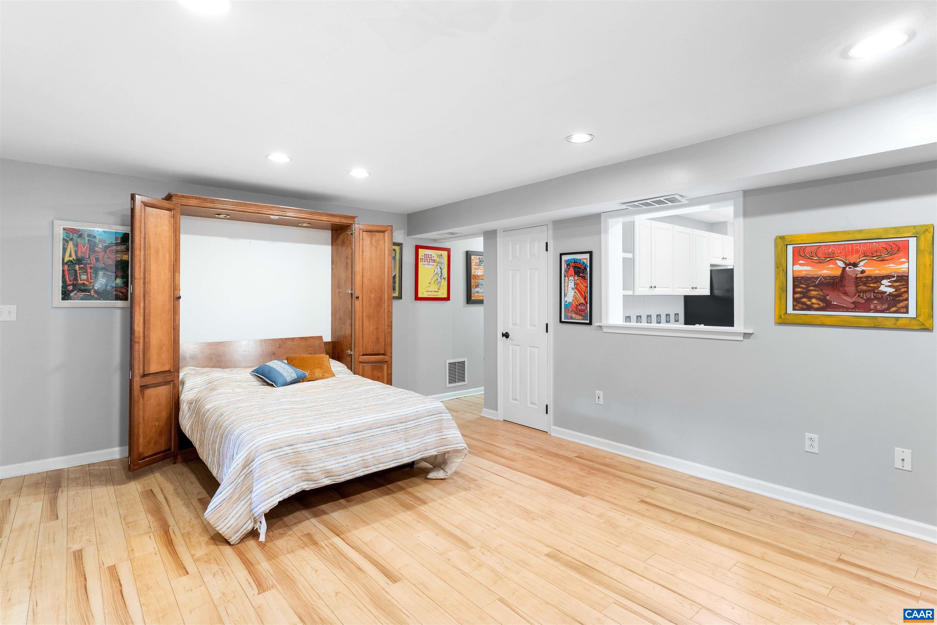 2174 LORING CIR