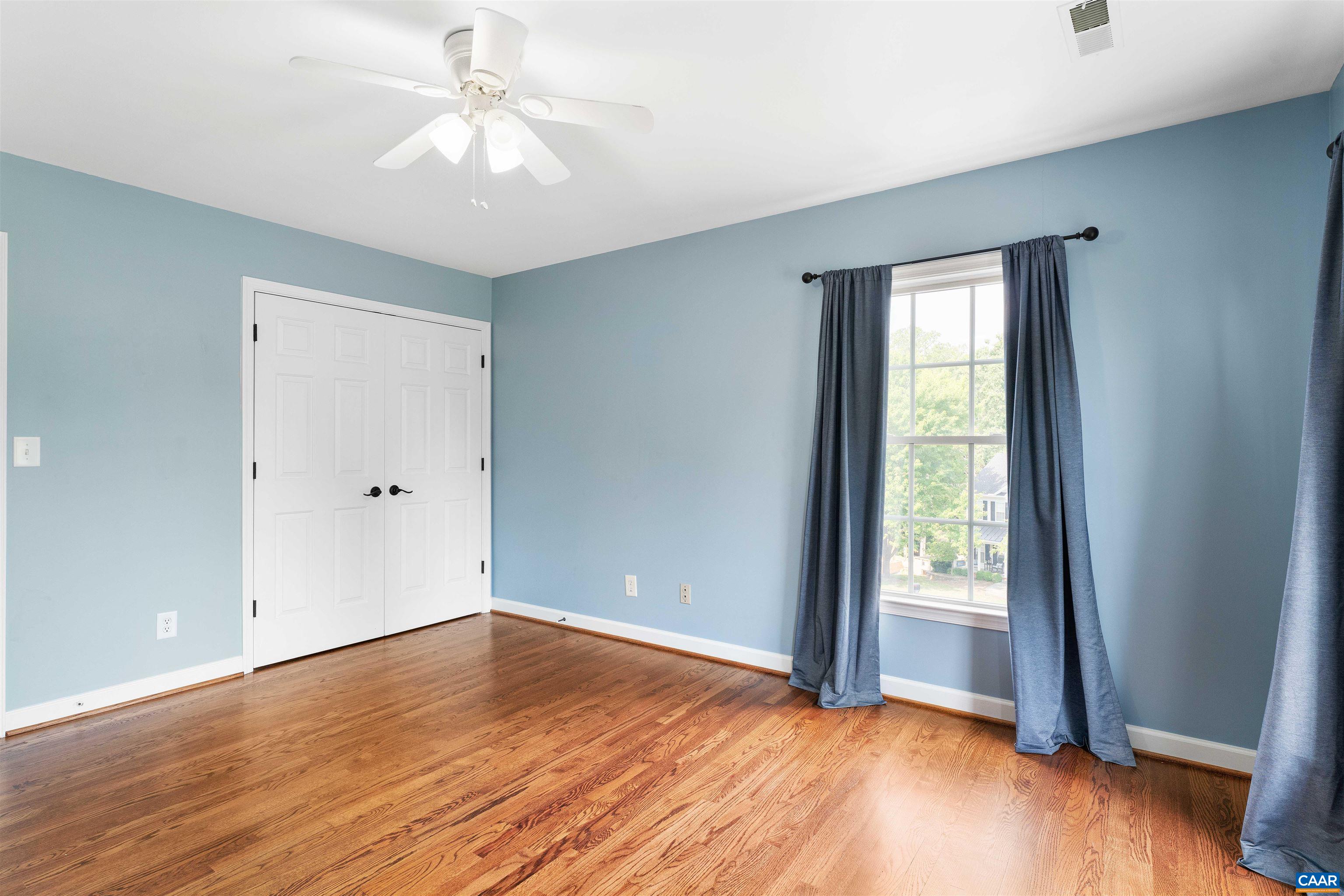 2174 LORING CIR