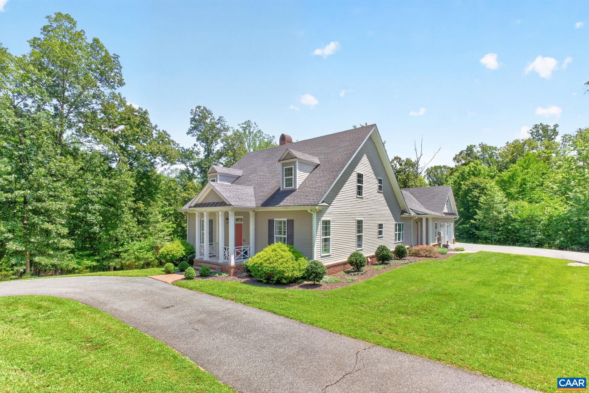1025 PELHAM DR