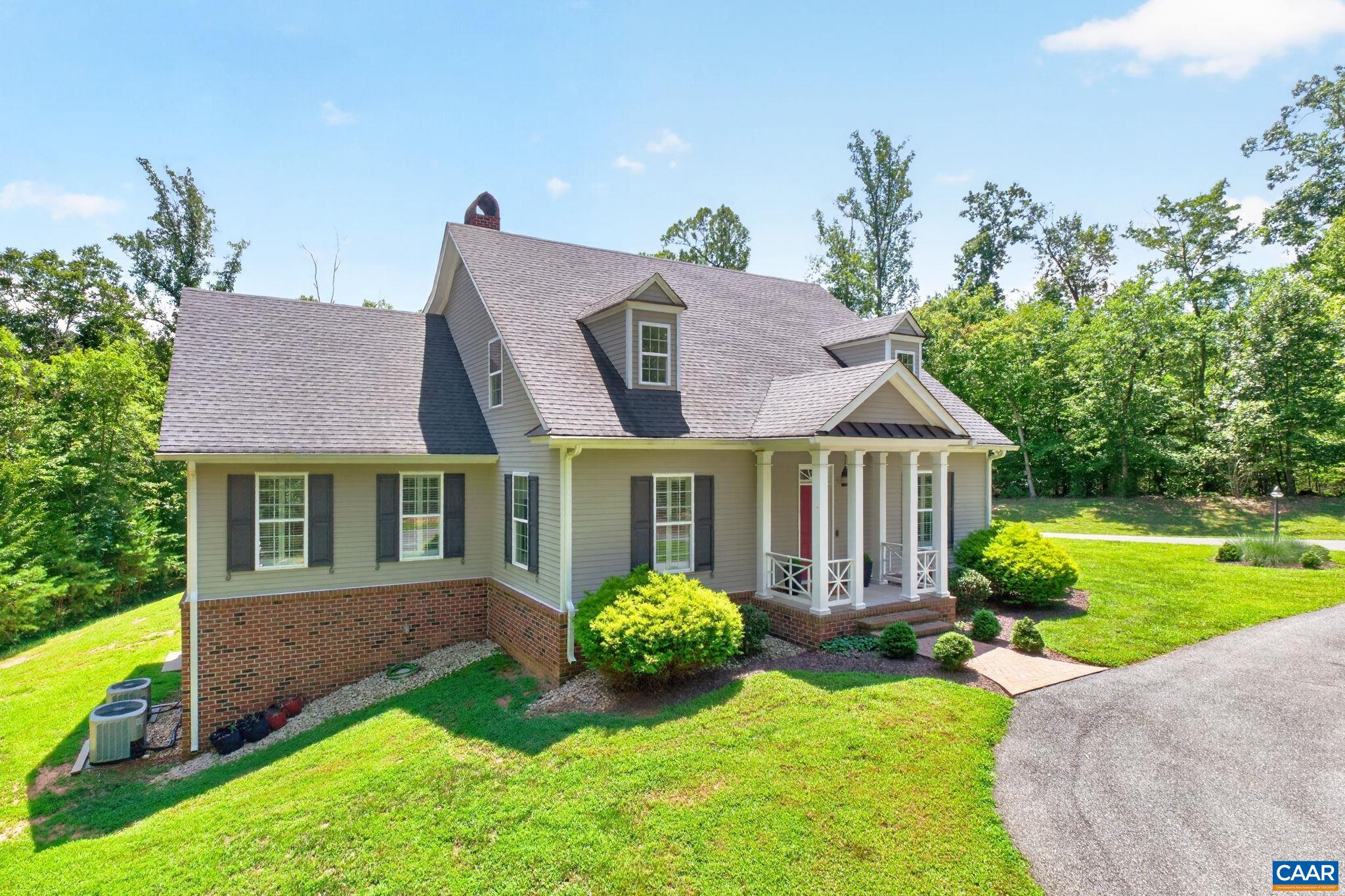 1025 PELHAM DR