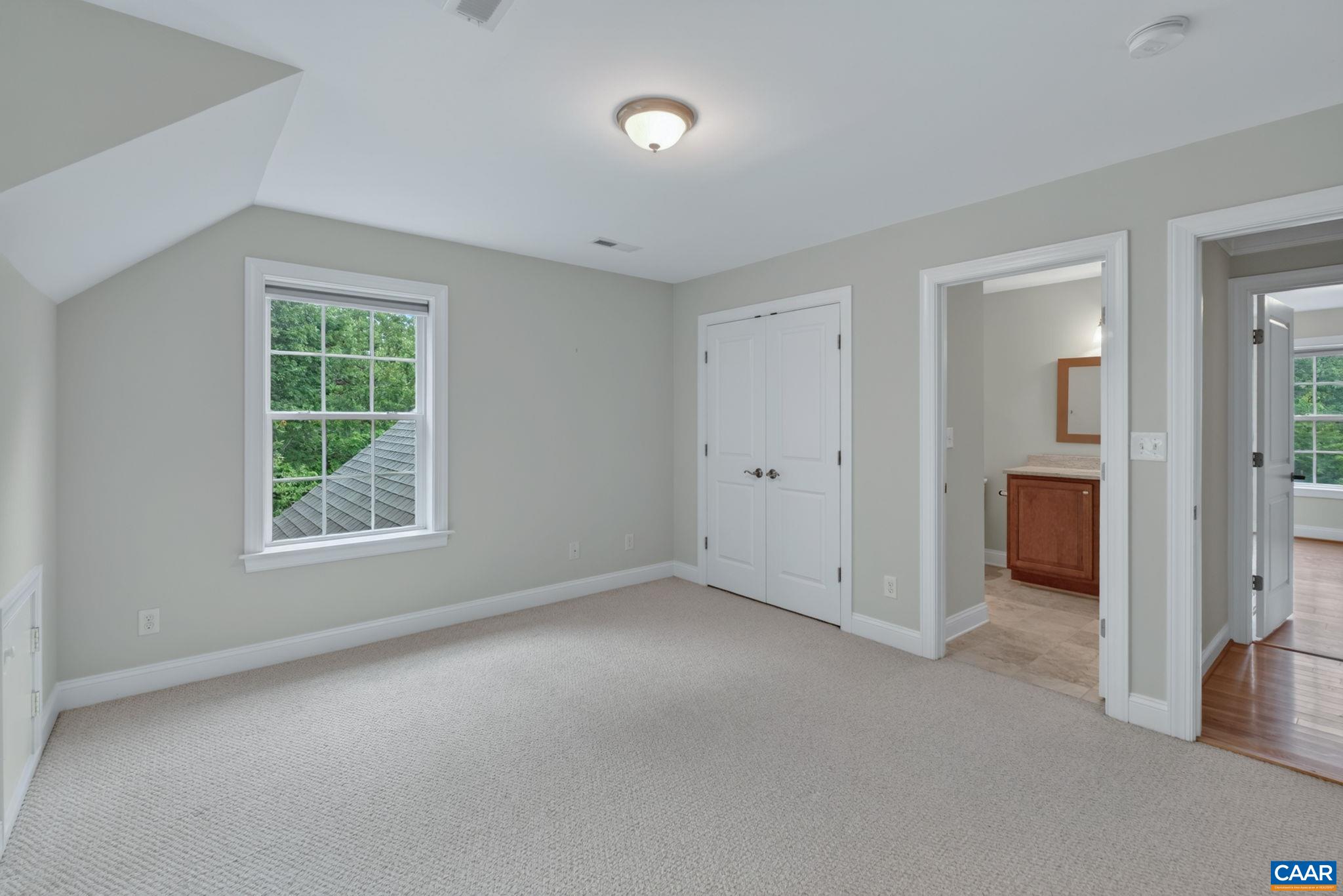1025 PELHAM DR