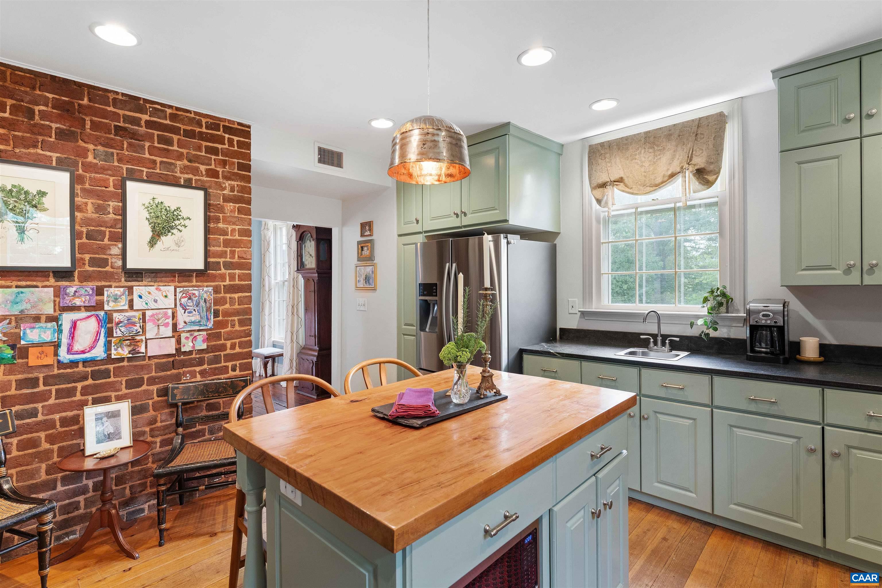 297 SHILOH LOOP