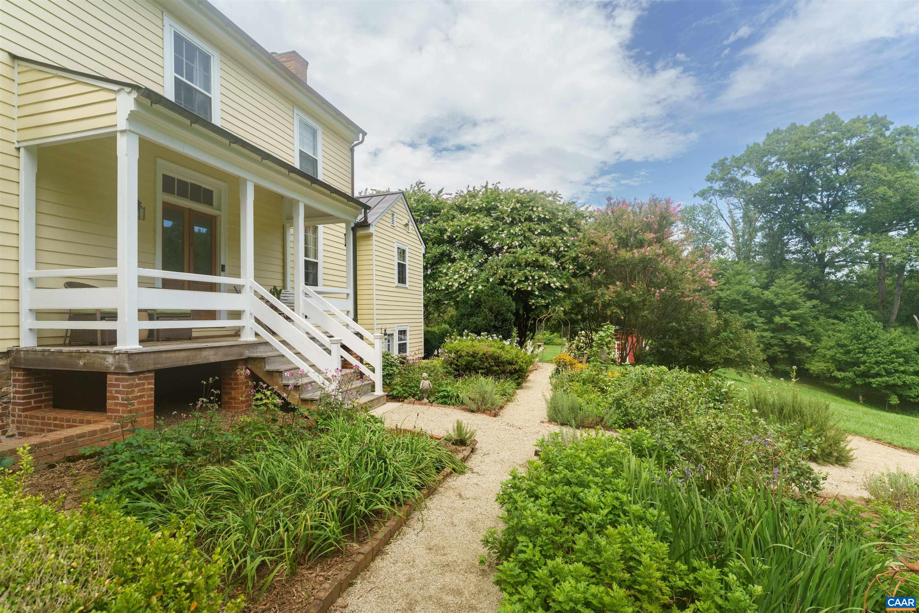 297 SHILOH LOOP