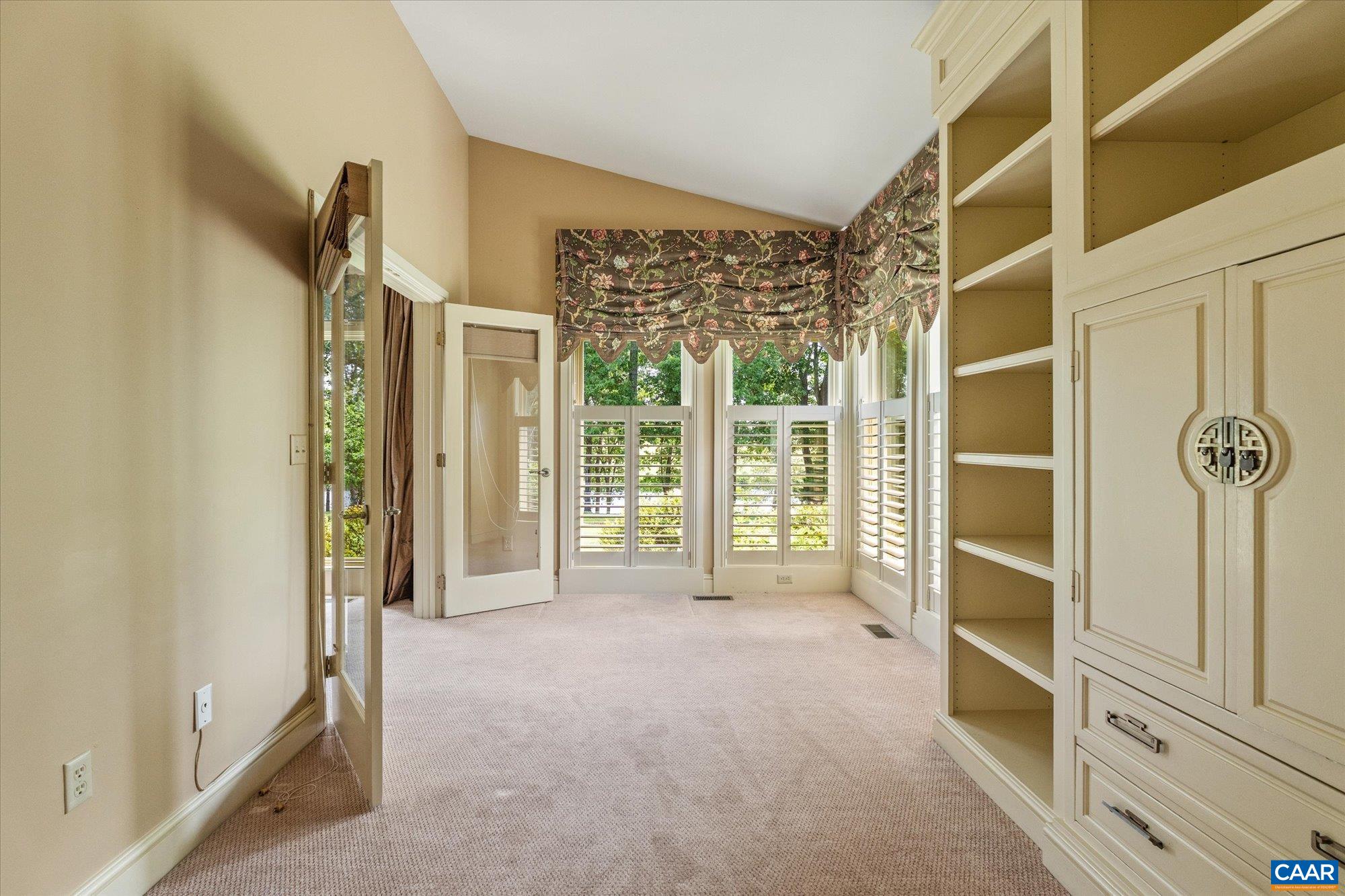 4798 BARN FIELD DR