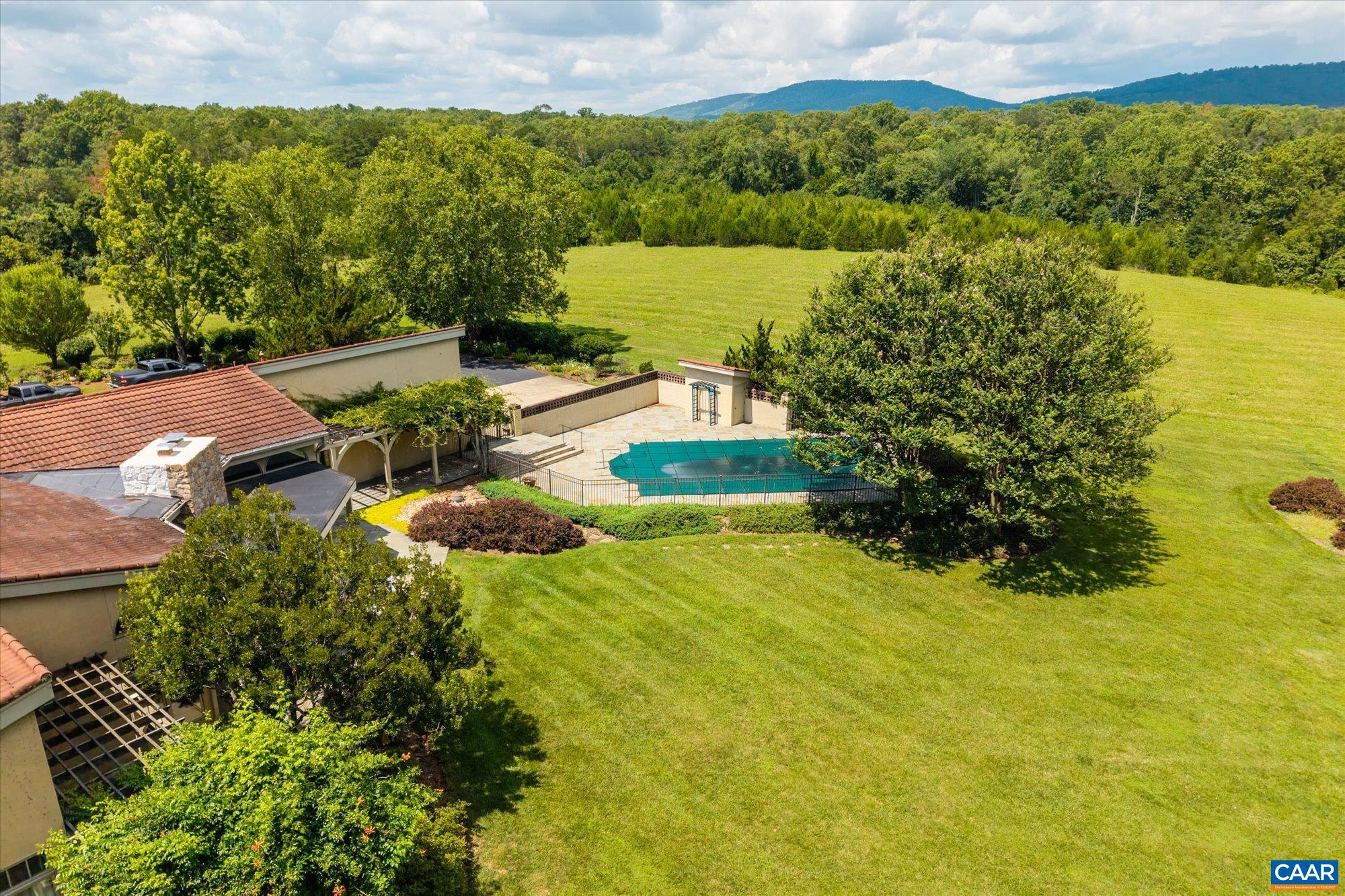 4798 BARN FIELD DR