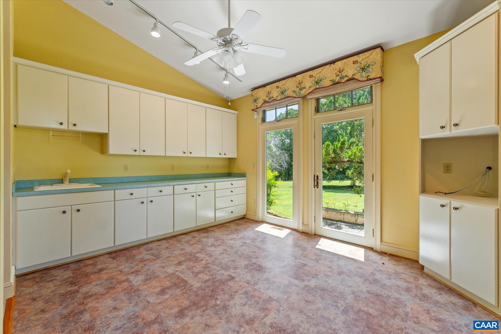 4798 BARN FIELD DR