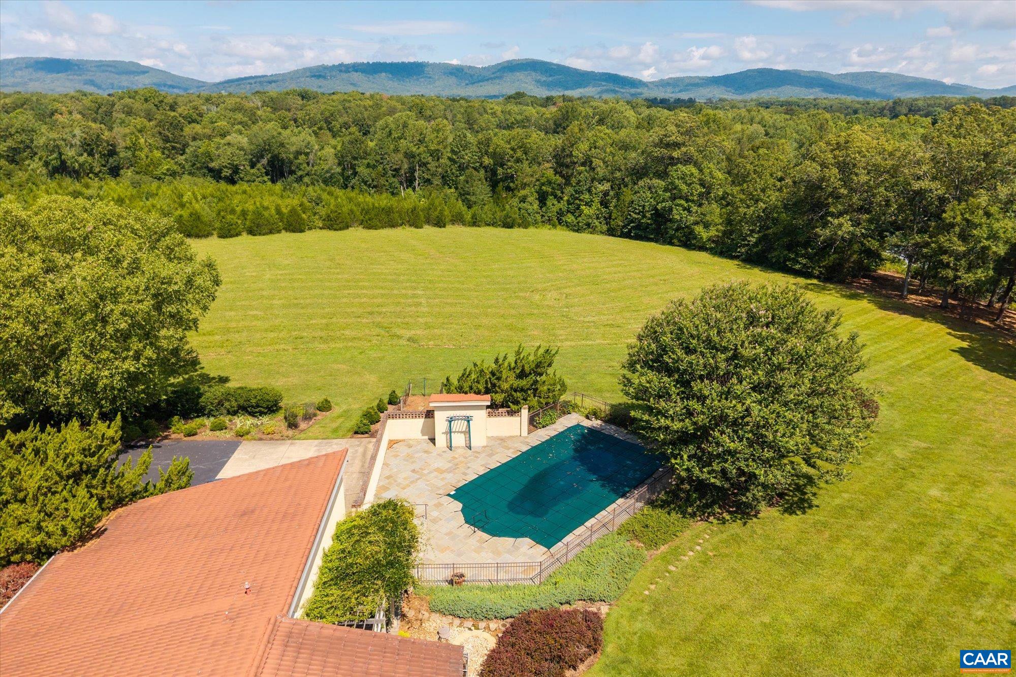 4798 BARN FIELD DR