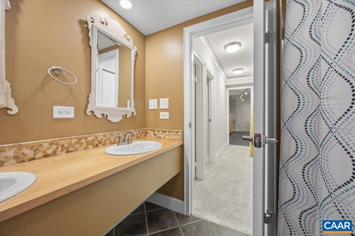 1800 JEFFERSON PARK AVE Unit: 311