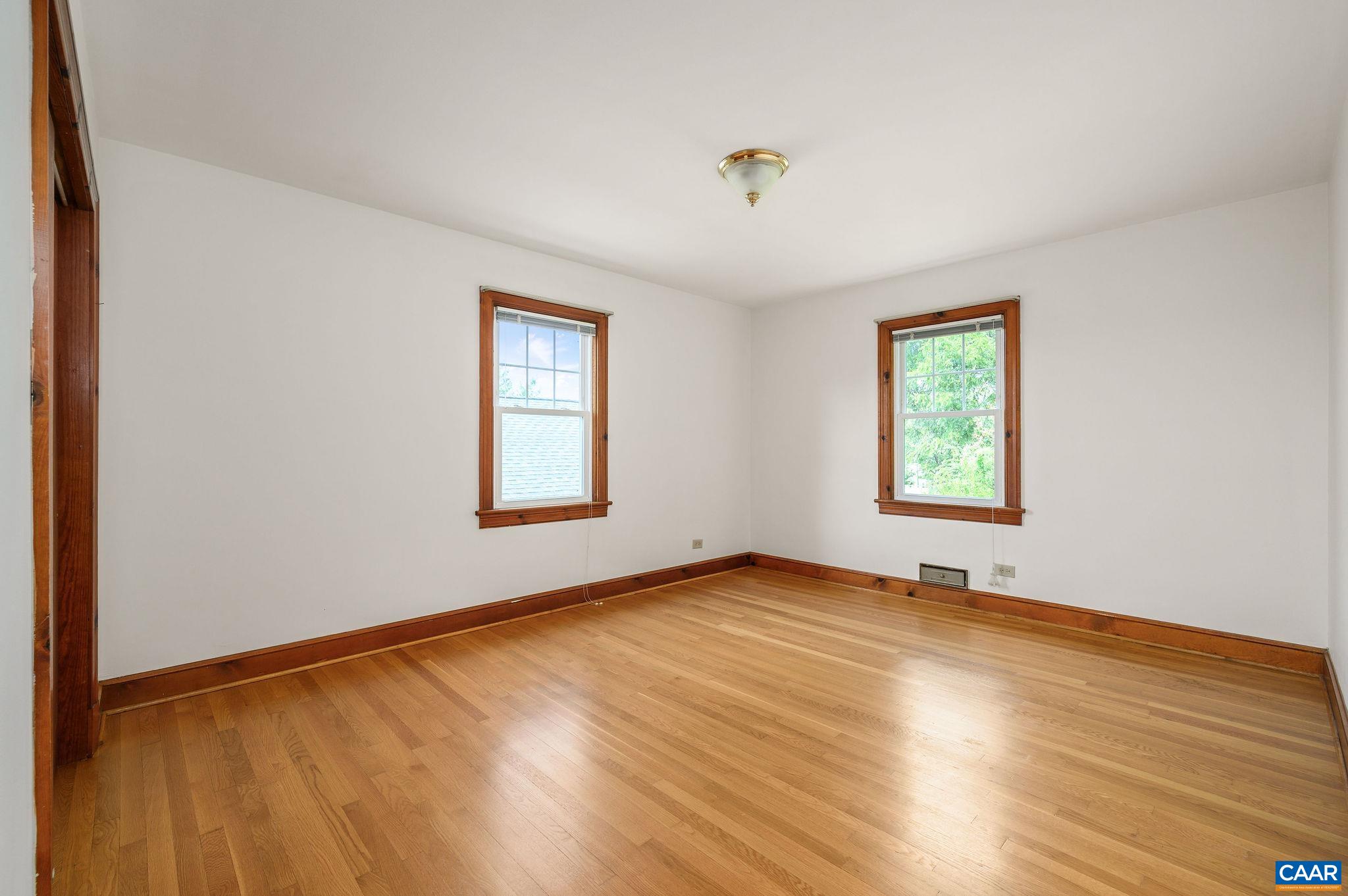 1003 ELLIOTT AVE