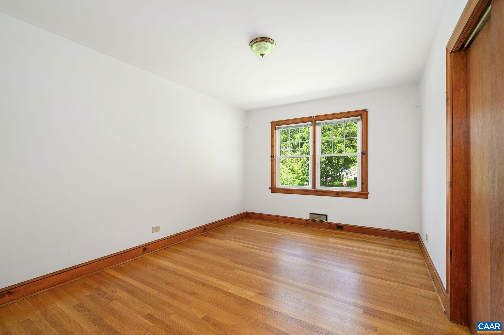 1003 ELLIOTT AVE