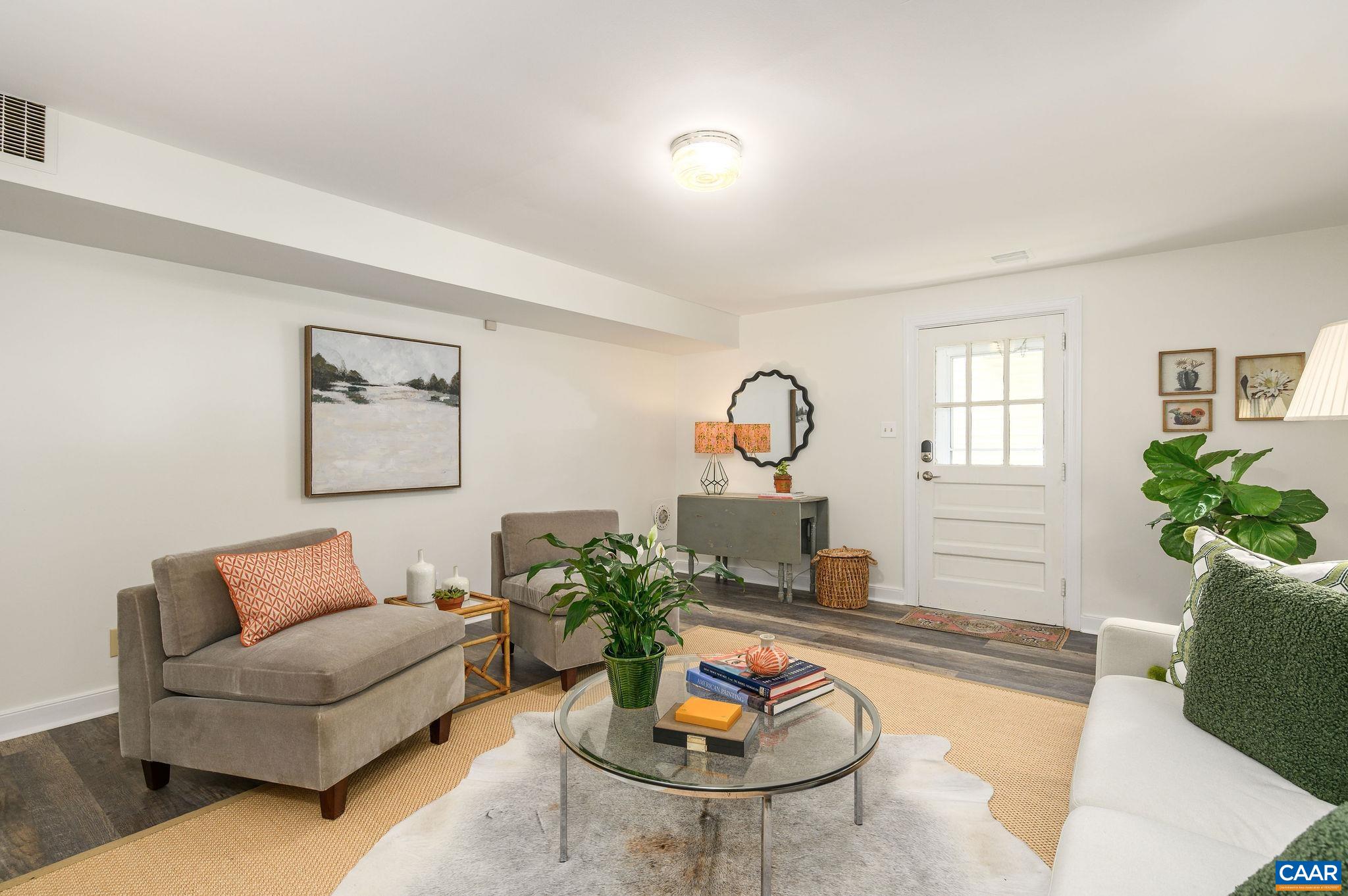 1003 ELLIOTT AVE