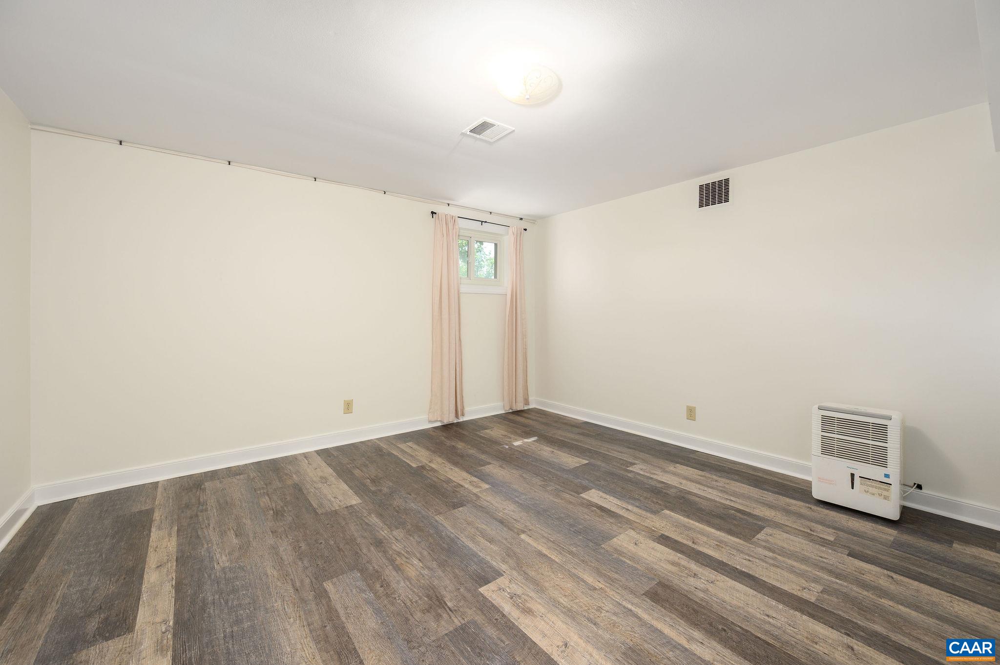 1003 ELLIOTT AVE