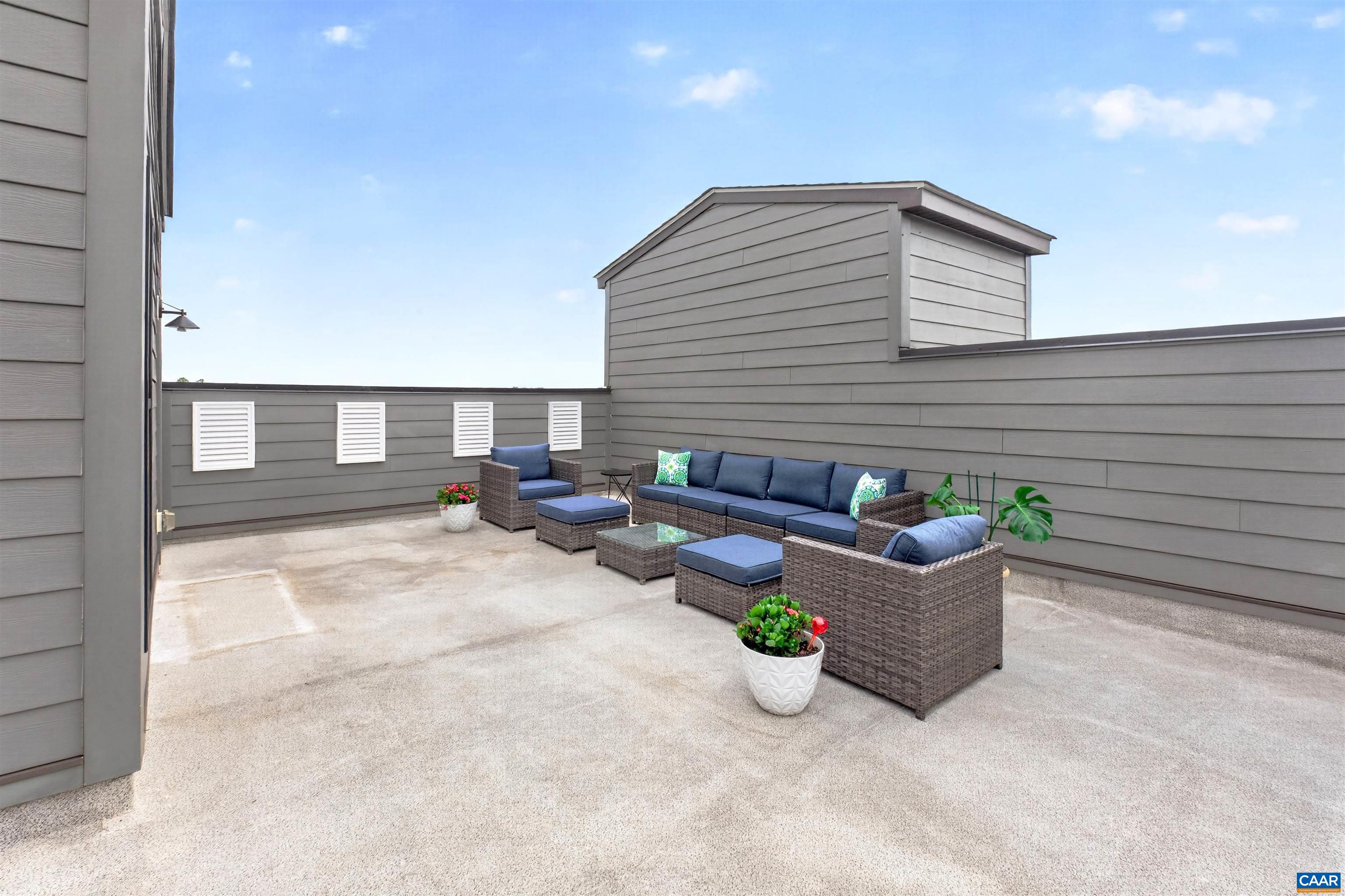 941 SALAMANDER ST Unit: B