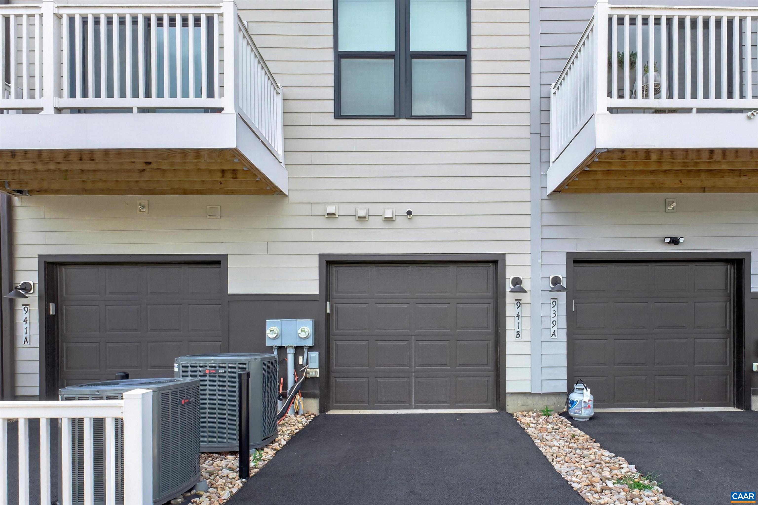 941 SALAMANDER ST Unit: B