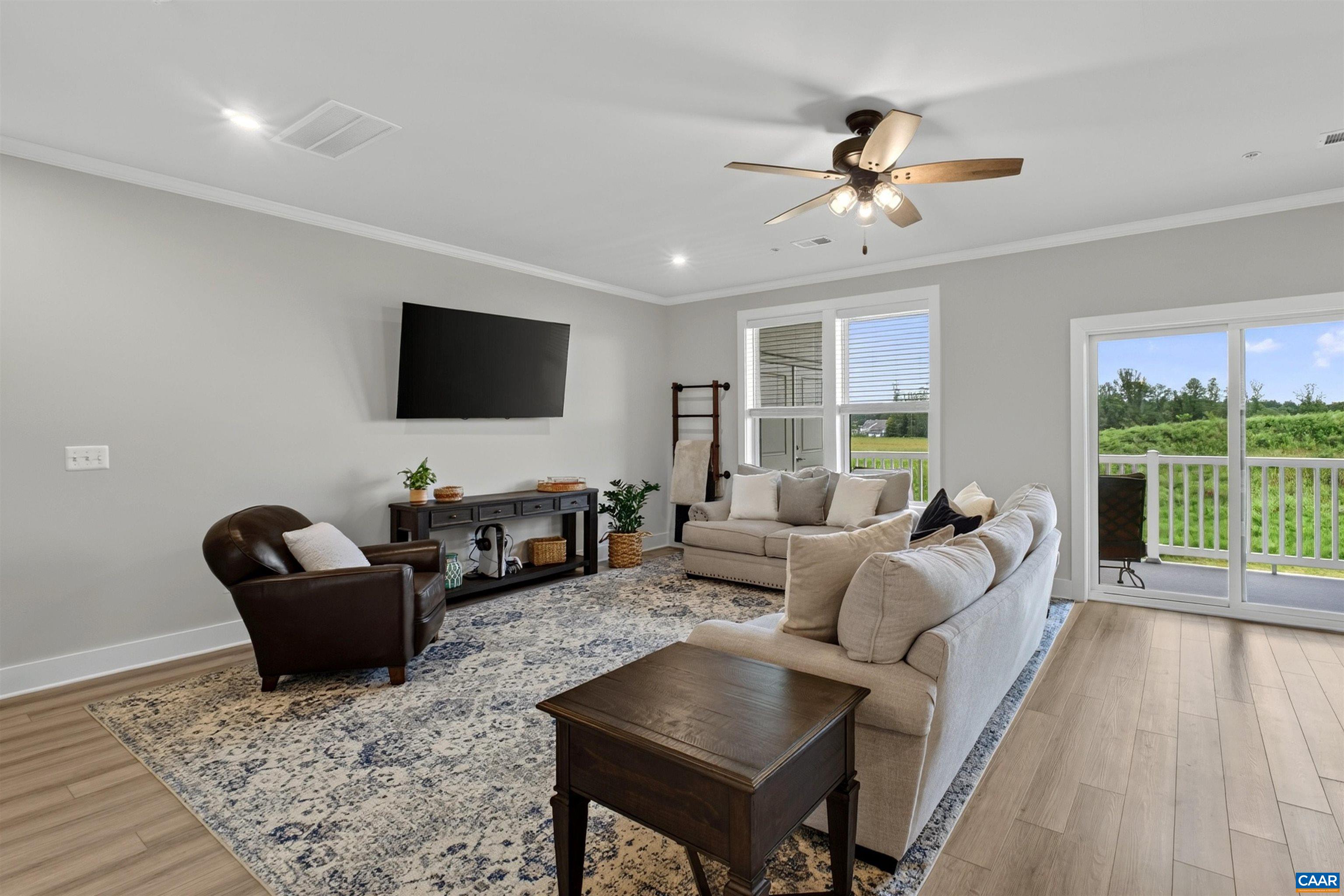 941 SALAMANDER ST Unit: B