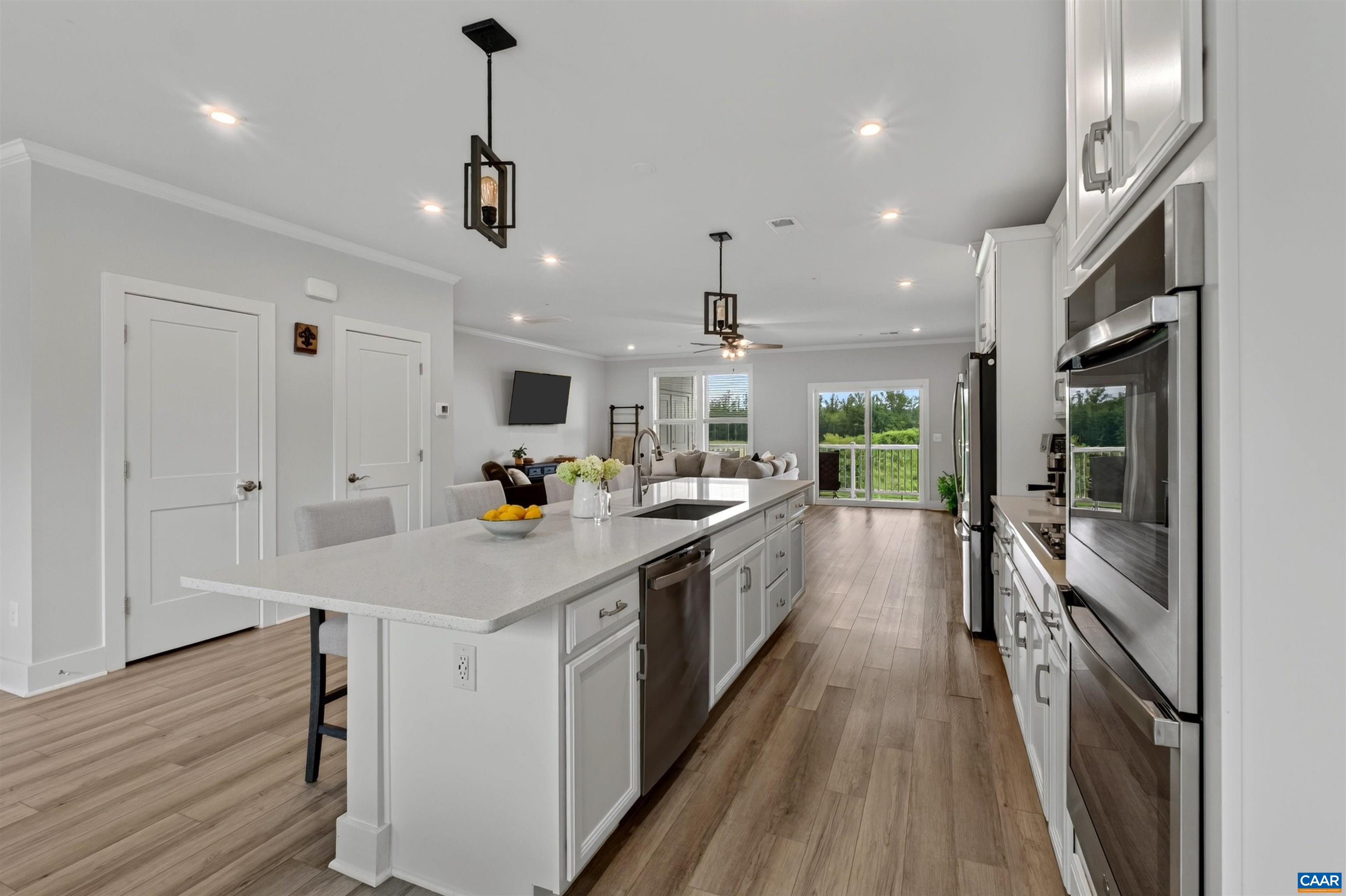 941 SALAMANDER ST Unit: B