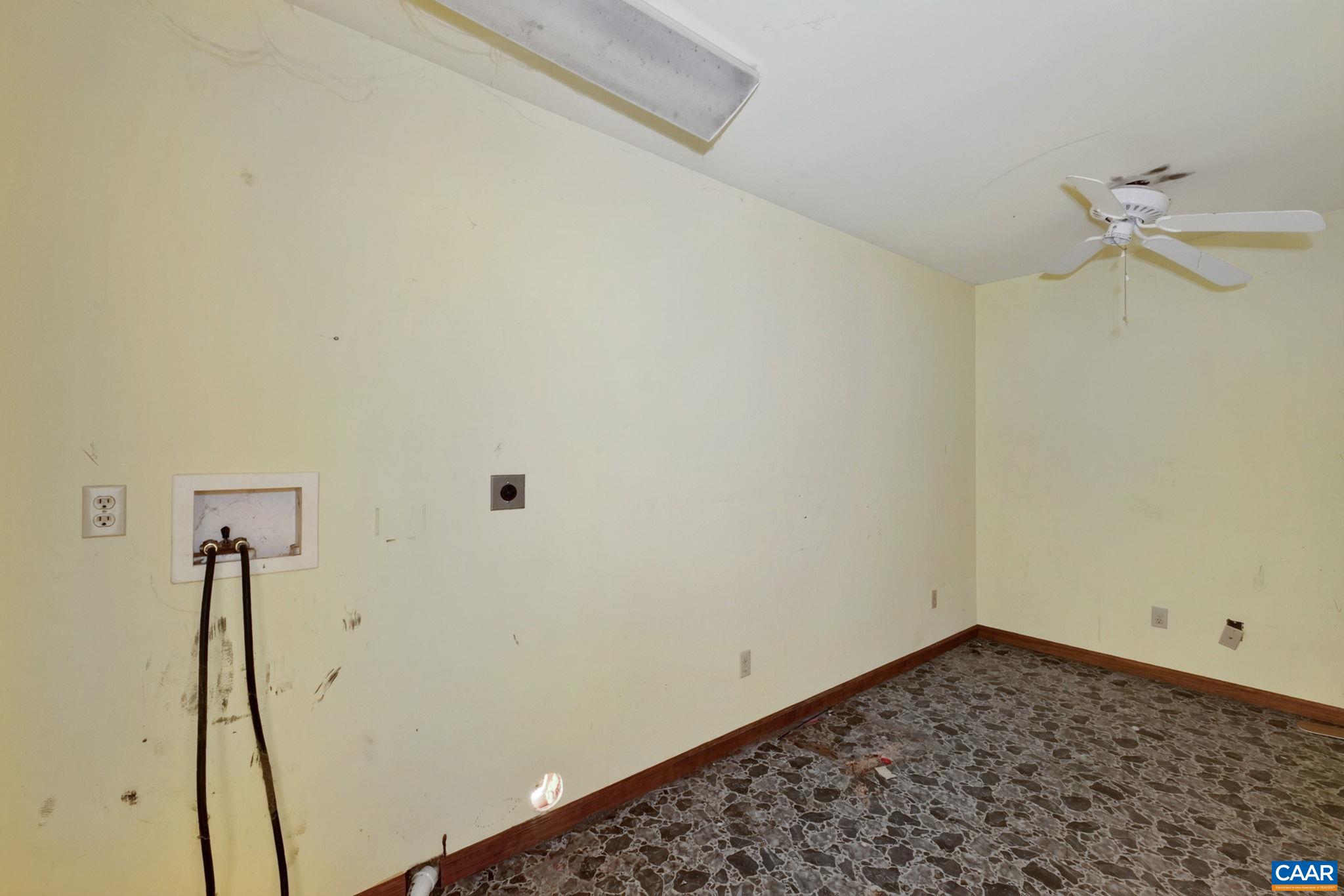 6 OAK GROVE RD