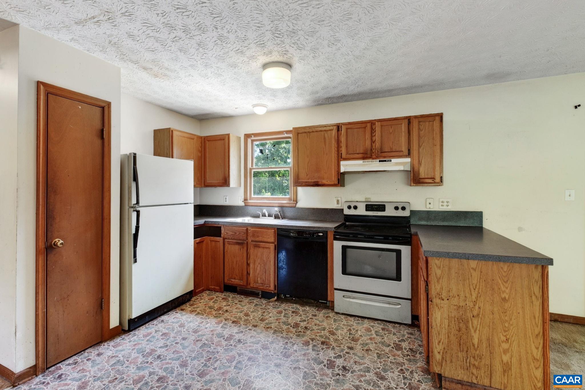 6 OAK GROVE RD