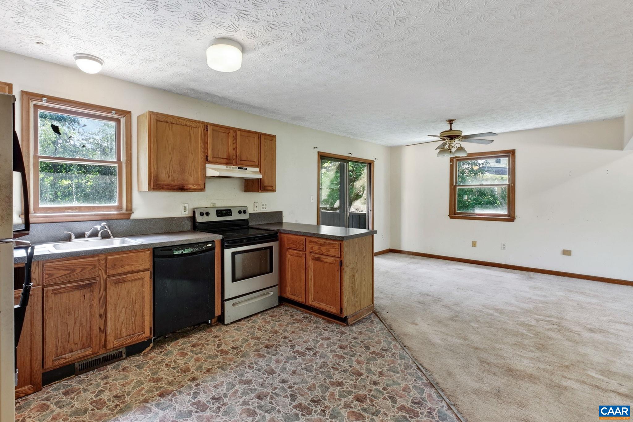 6 OAK GROVE RD