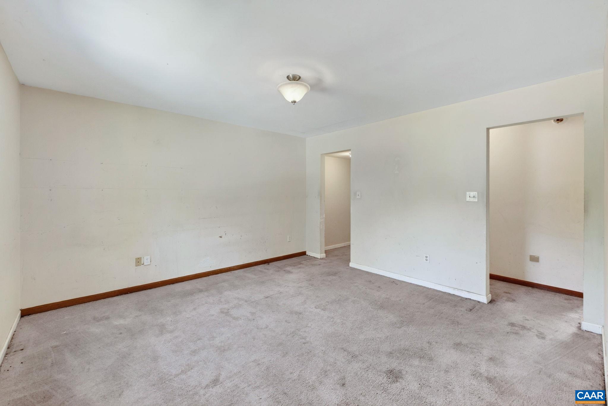6 OAK GROVE RD