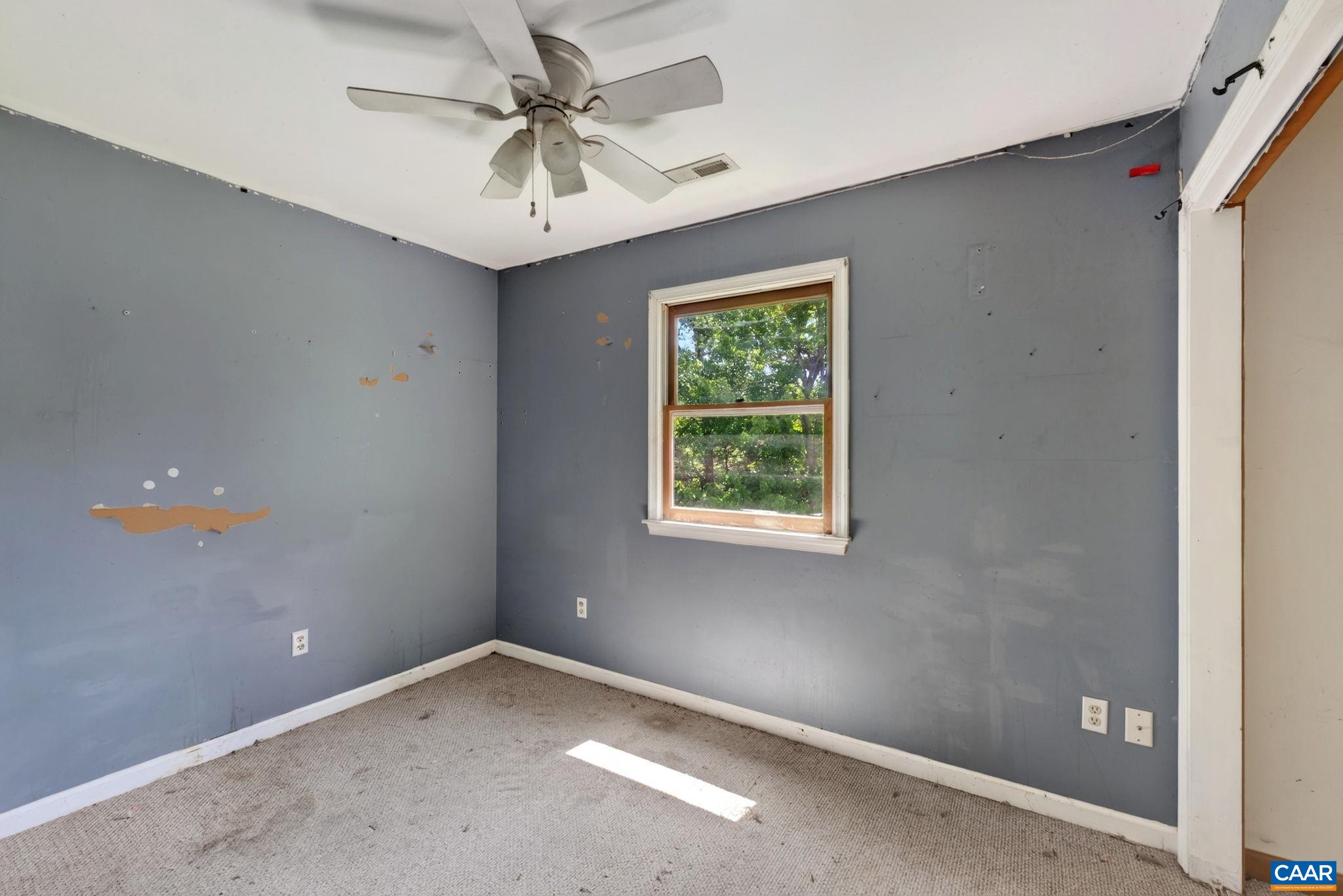 6 OAK GROVE RD