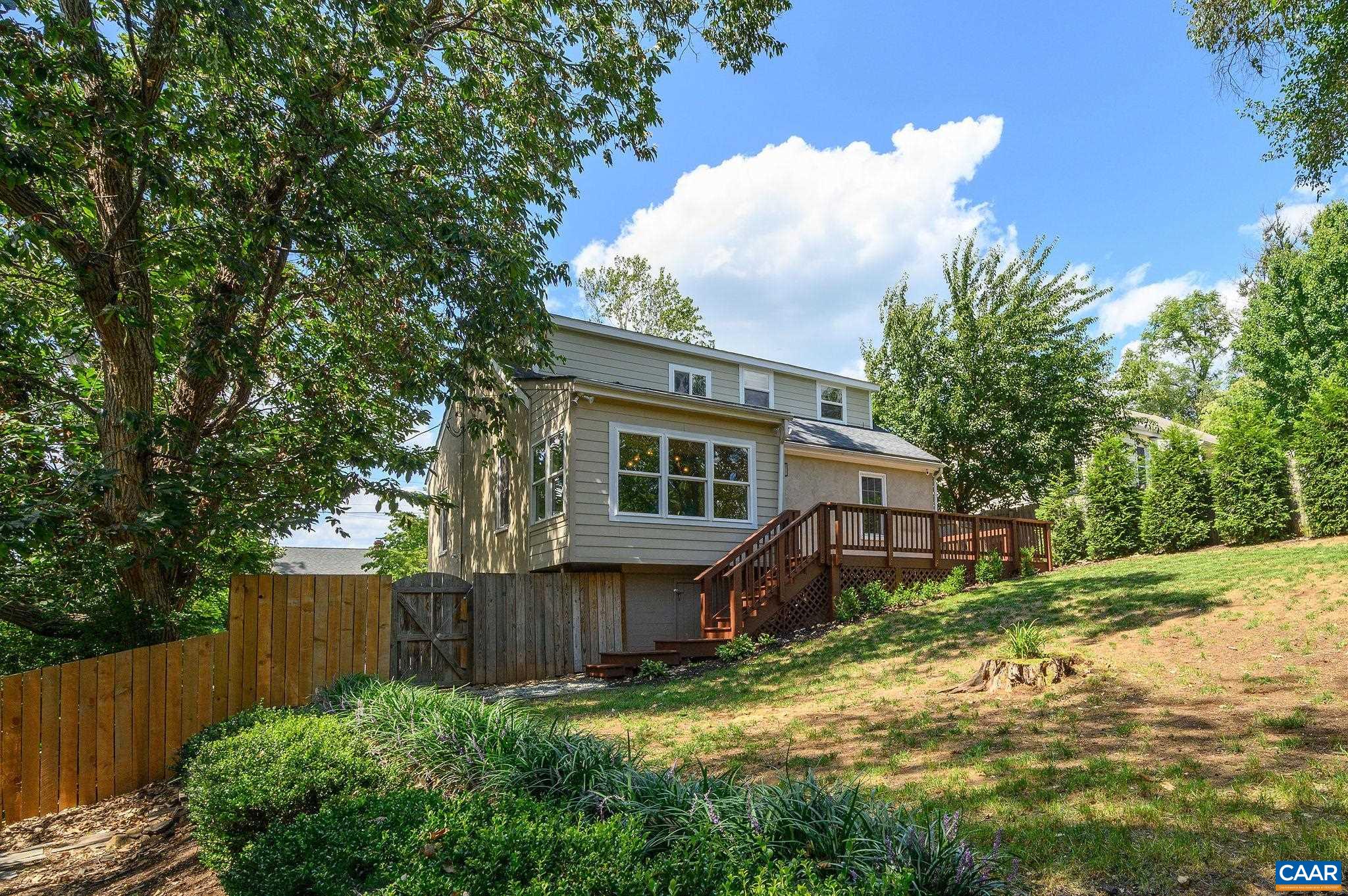 1004 RAYON ST