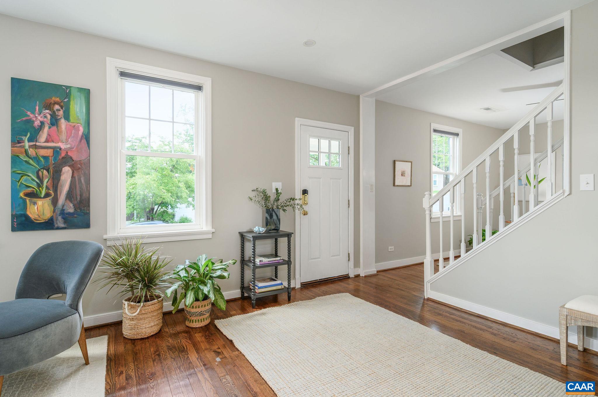 1004 RAYON ST