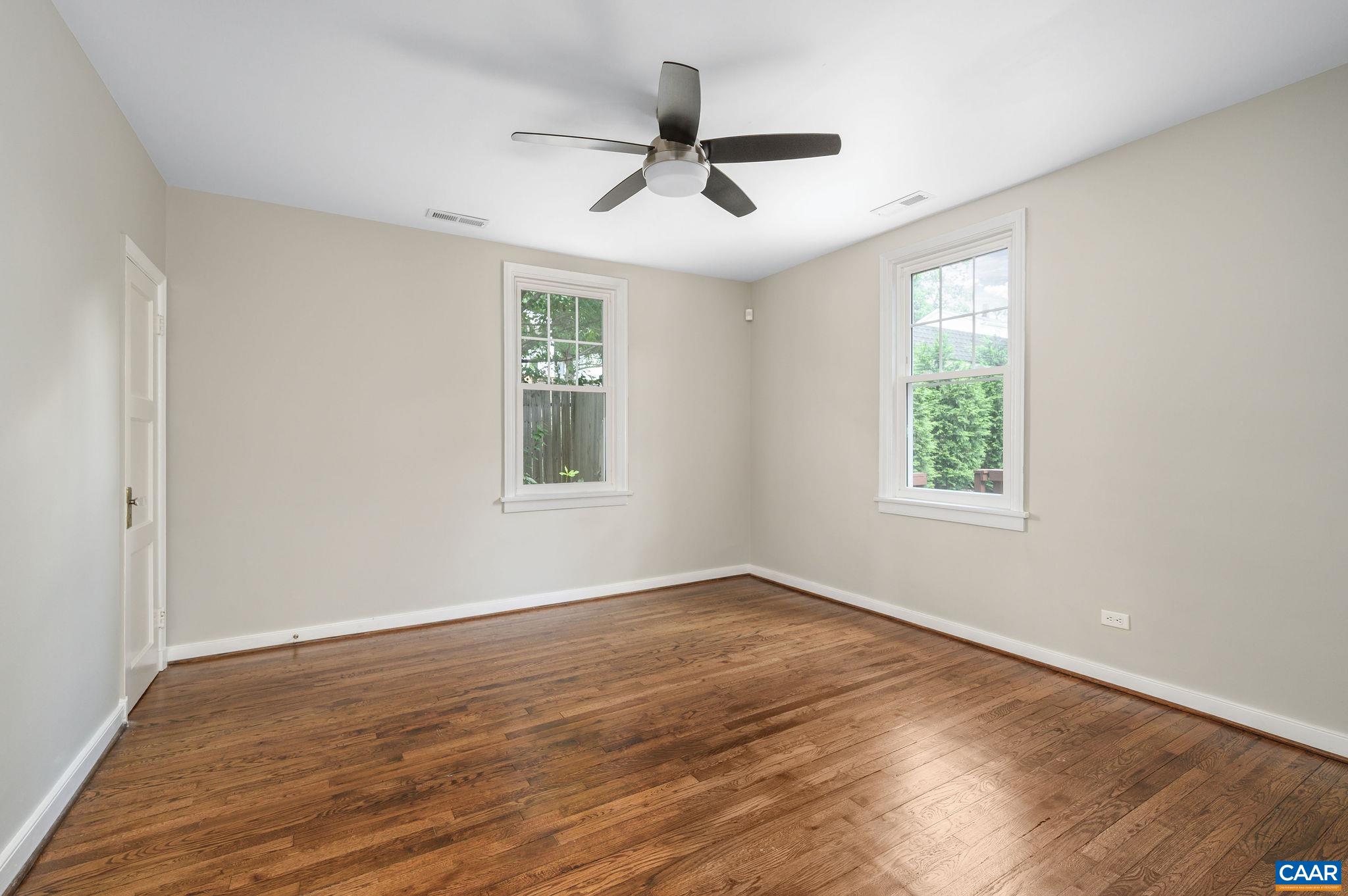 1004 RAYON ST