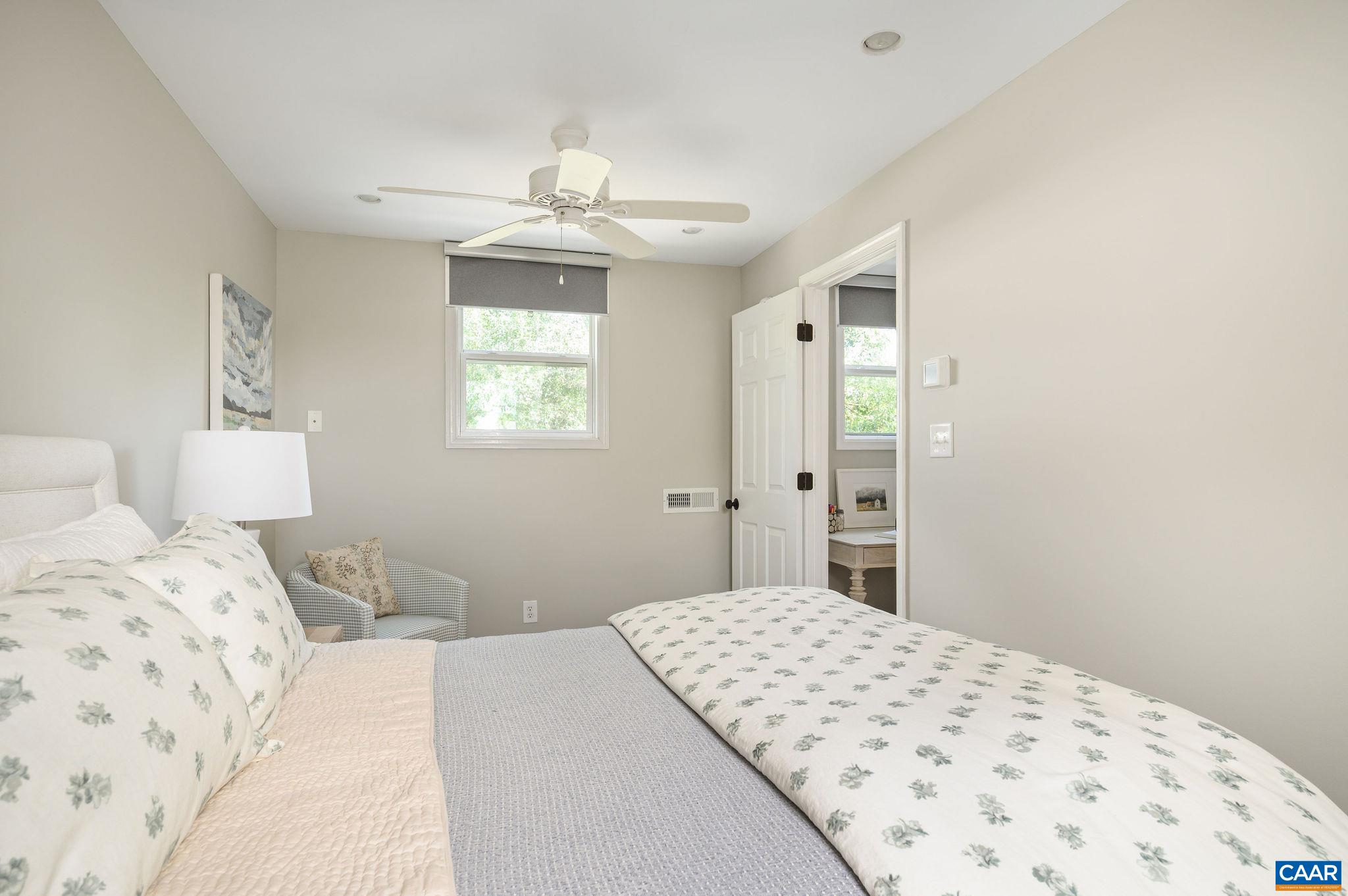 1004 RAYON ST