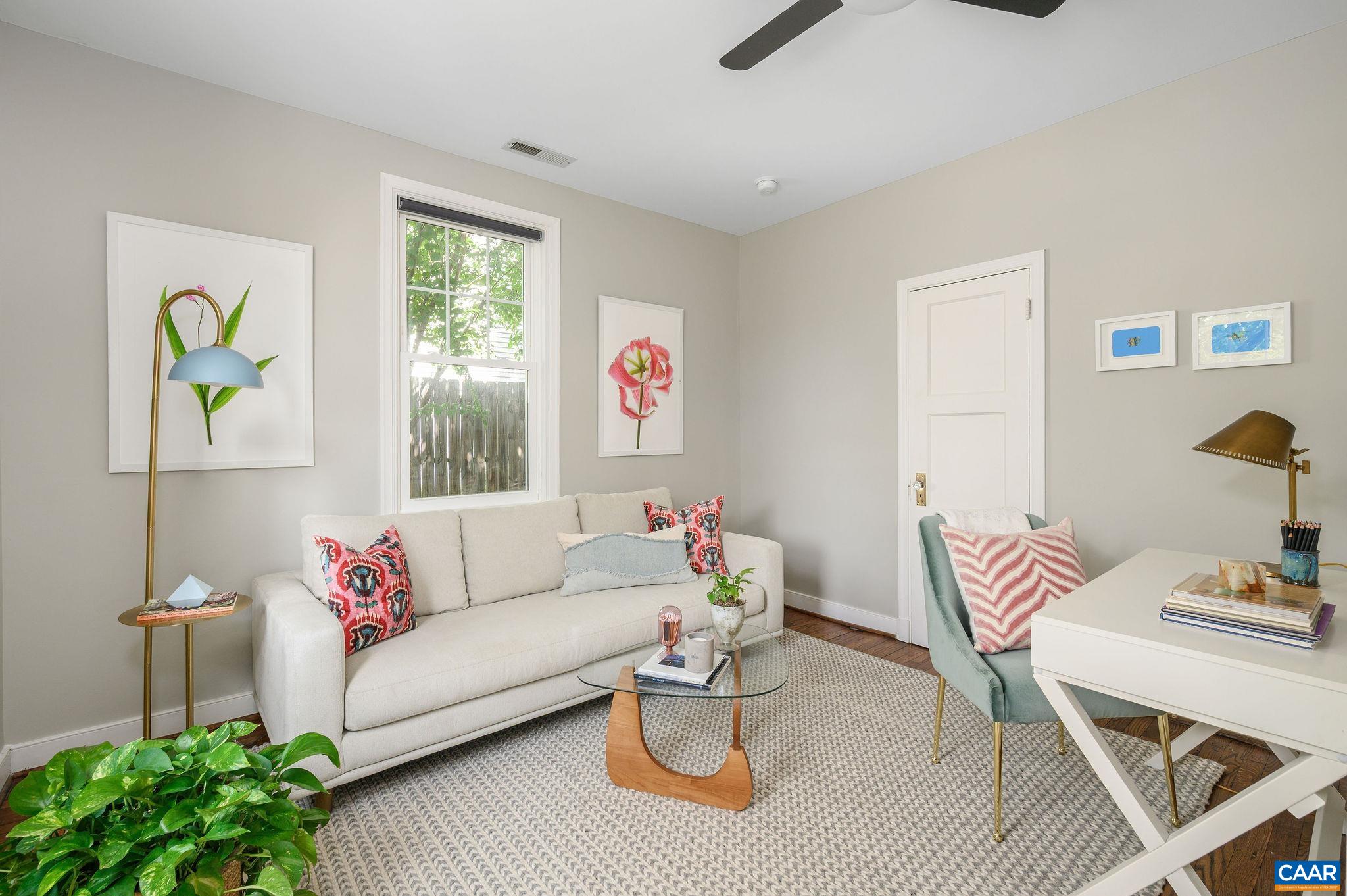 1004 RAYON ST