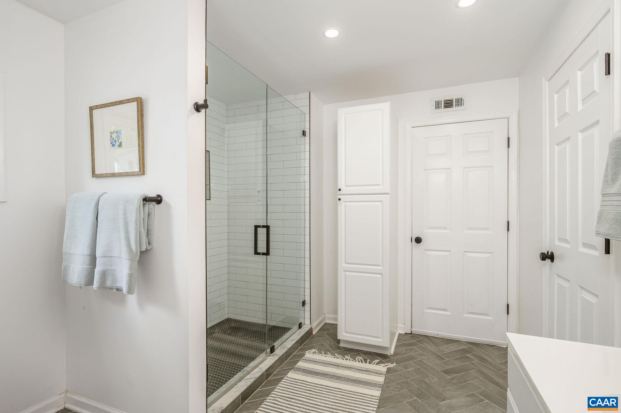 1004 RAYON ST