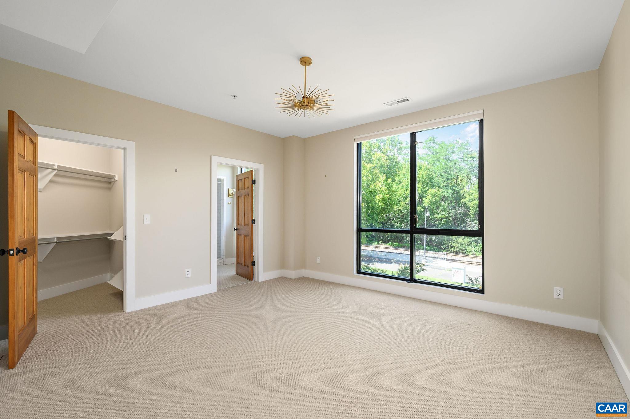 211 CREAM ST Unit: 201