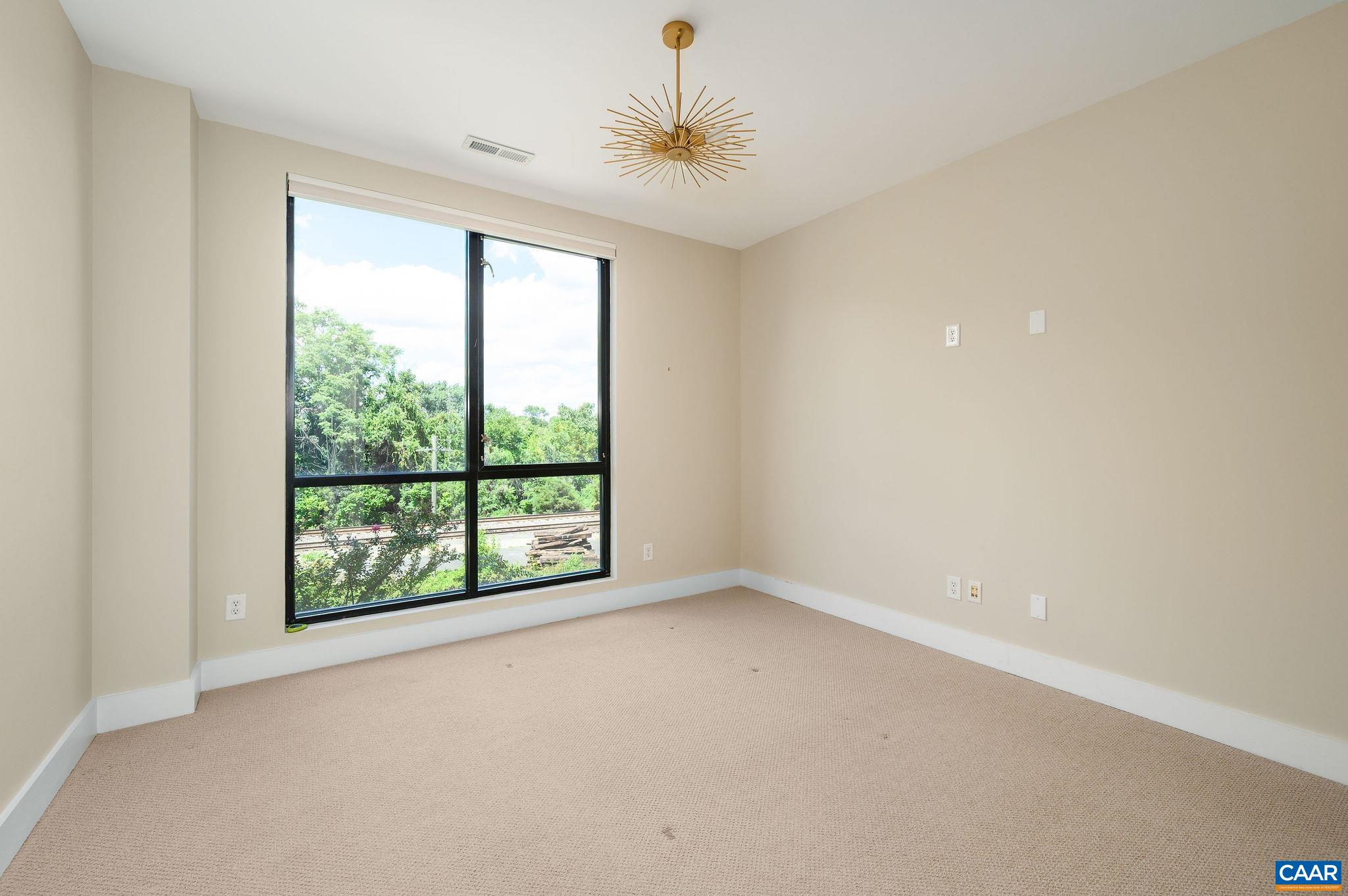 211 CREAM ST Unit: 201