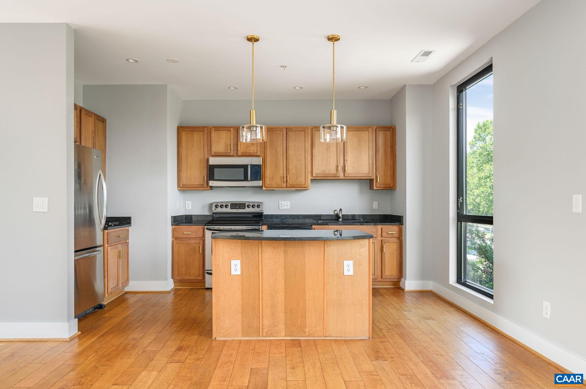 211 CREAM ST Unit: 201