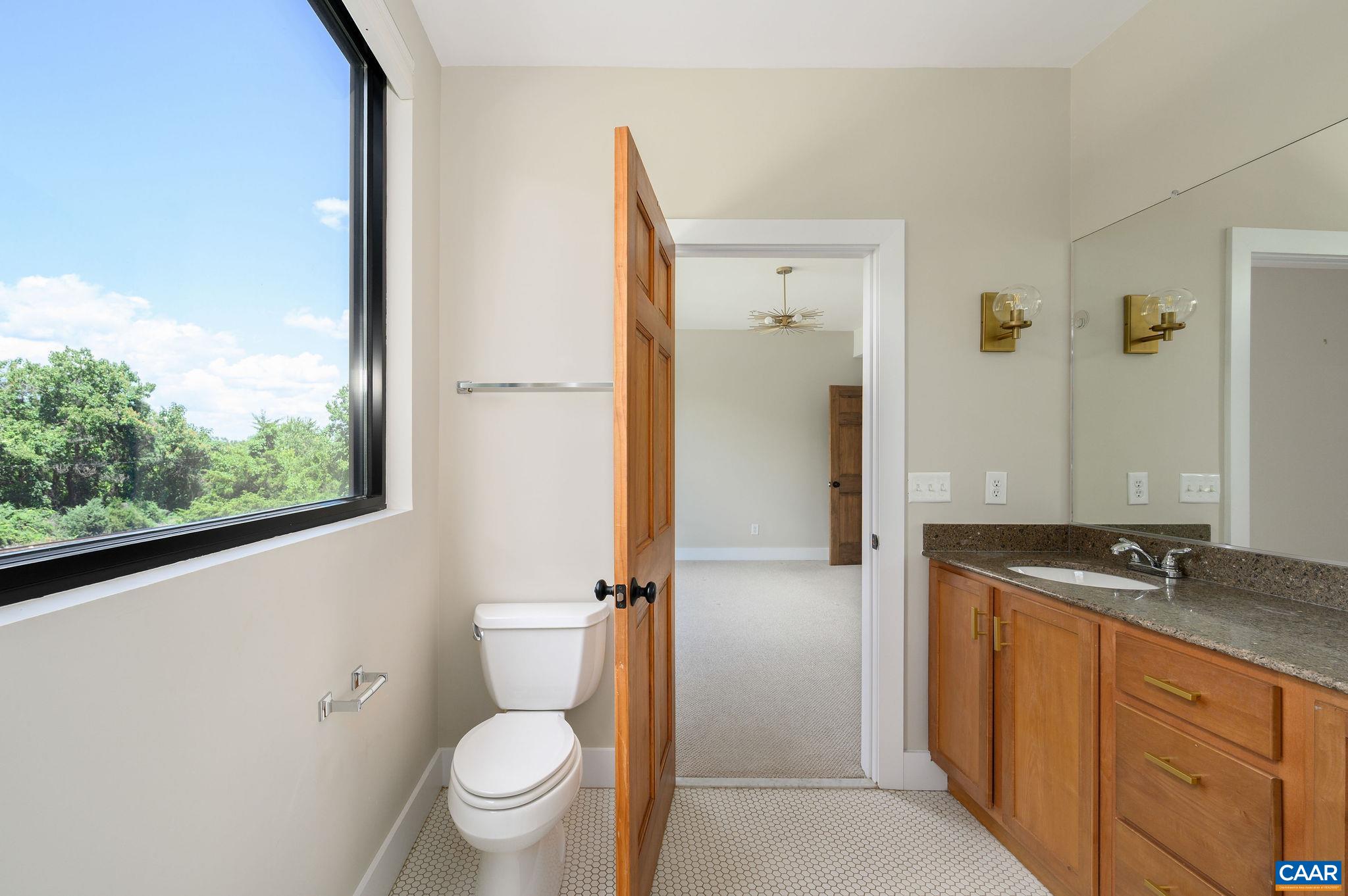 211 CREAM ST Unit: 201