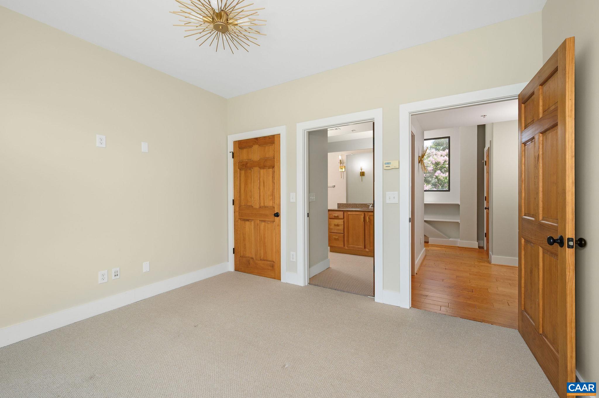 211 CREAM ST Unit: 201