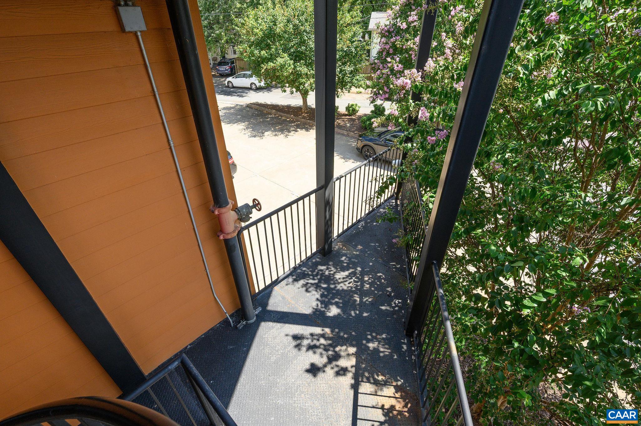 211 CREAM ST Unit: 201