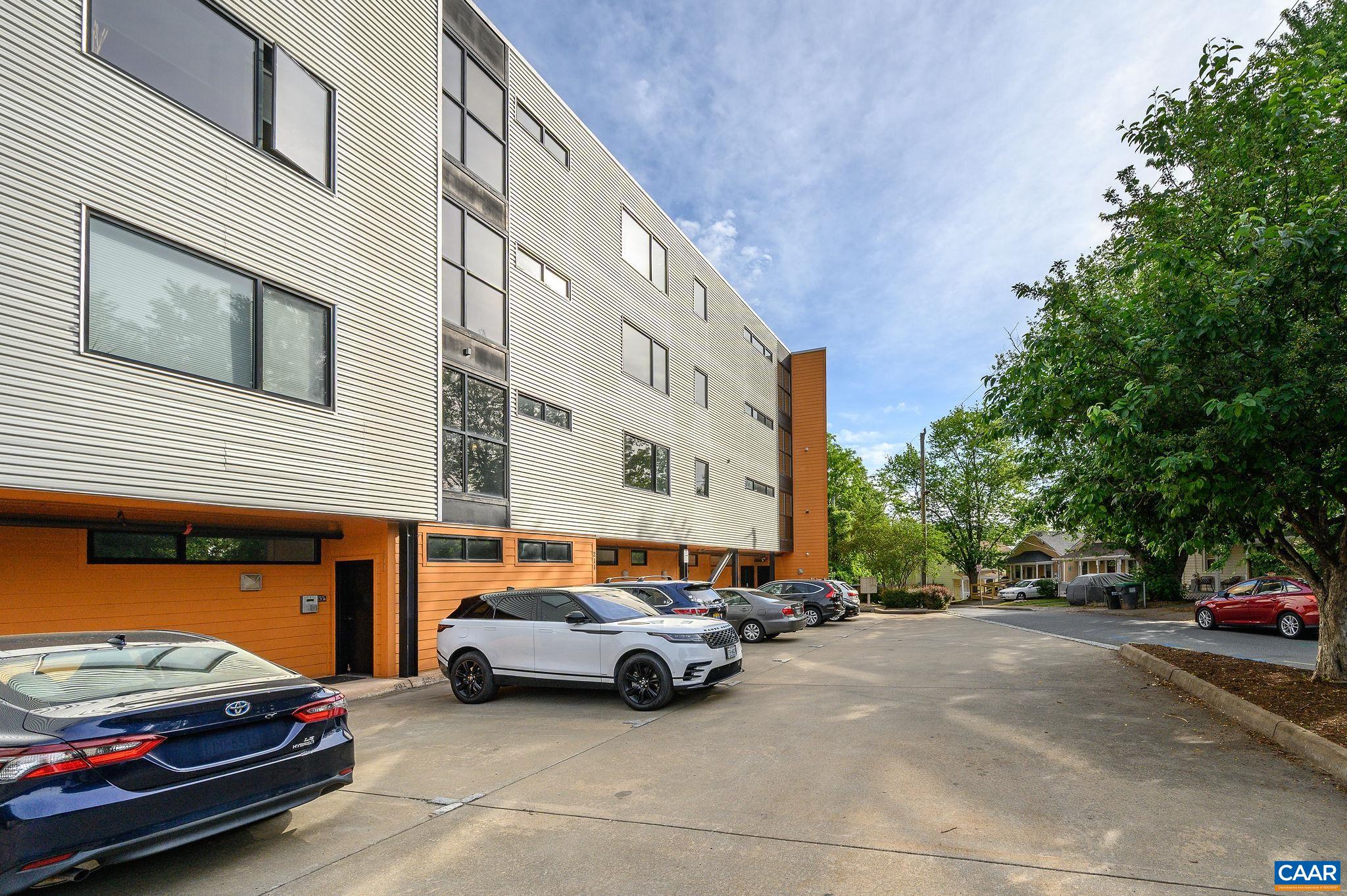 211 CREAM ST Unit: 201