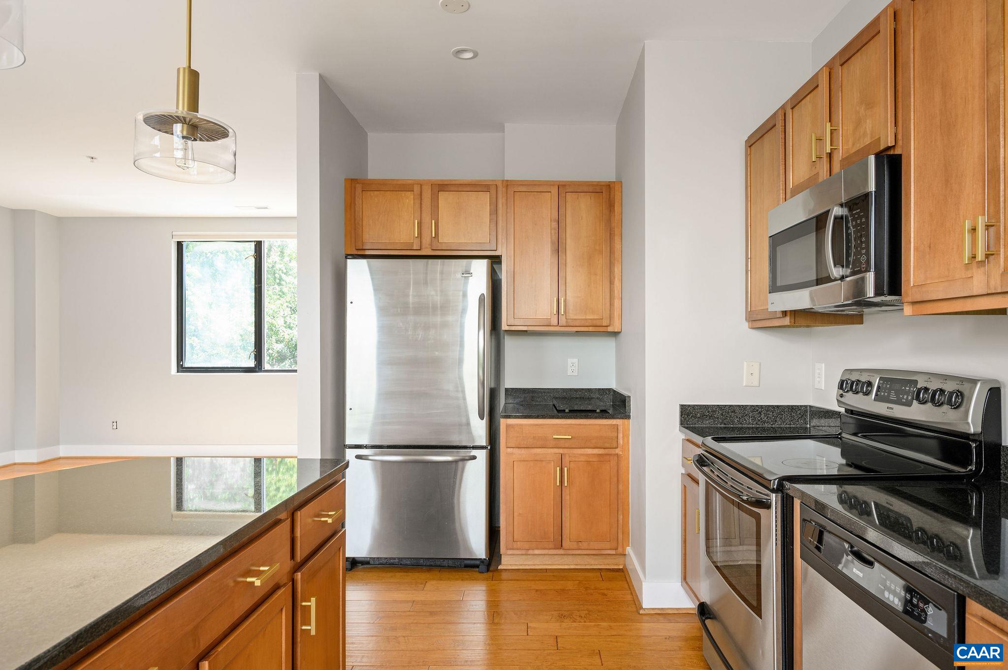 211 CREAM ST Unit: 201