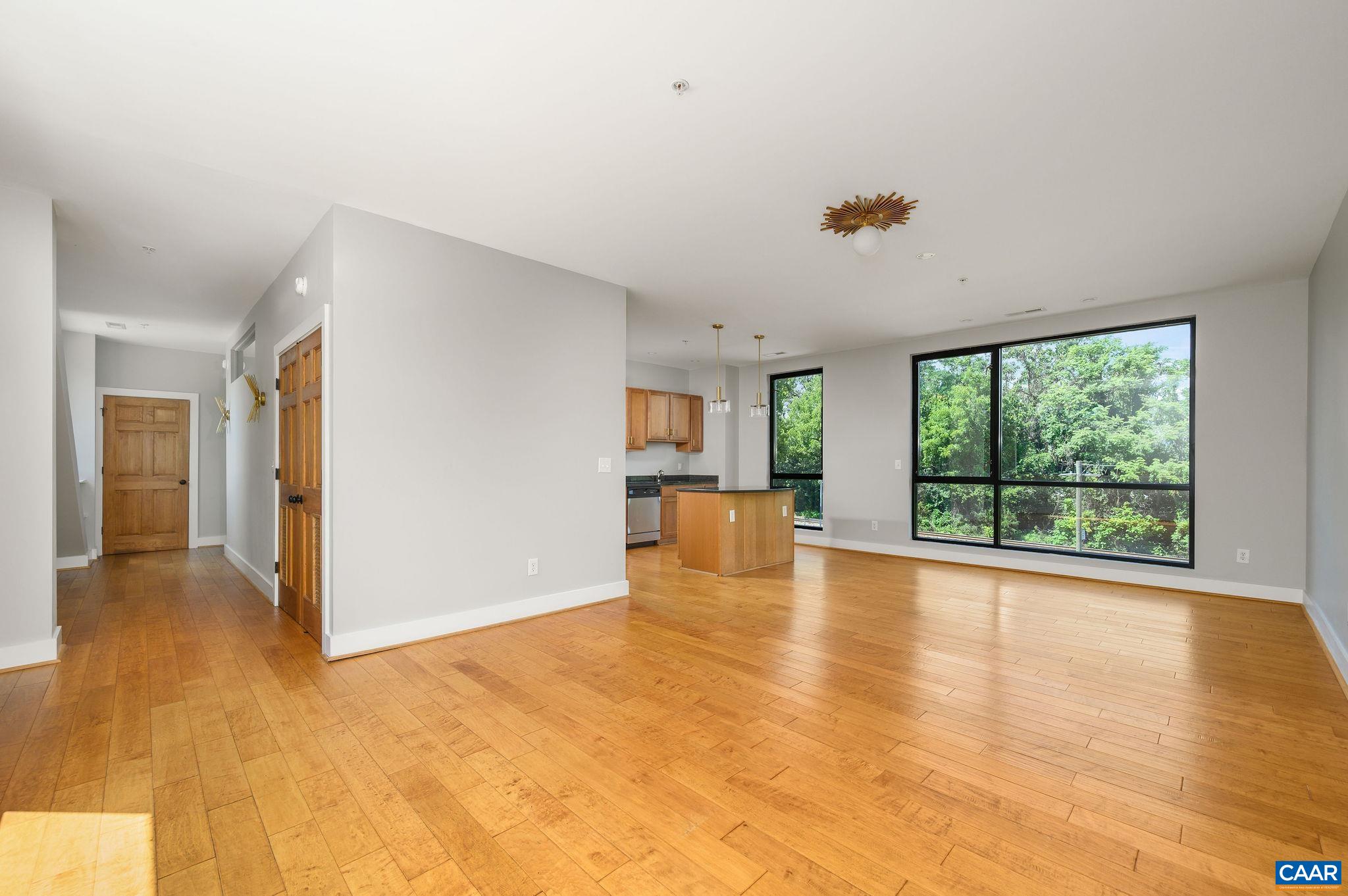 211 CREAM ST Unit: 201