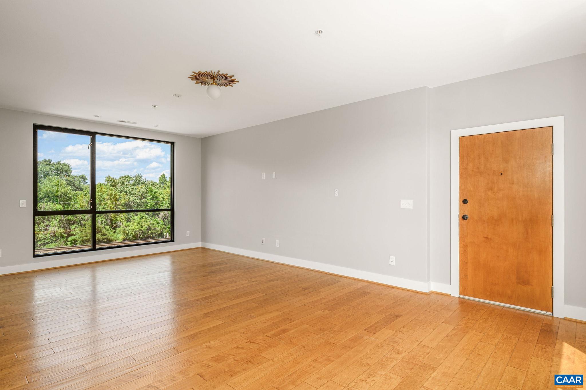 211 CREAM ST Unit: 201