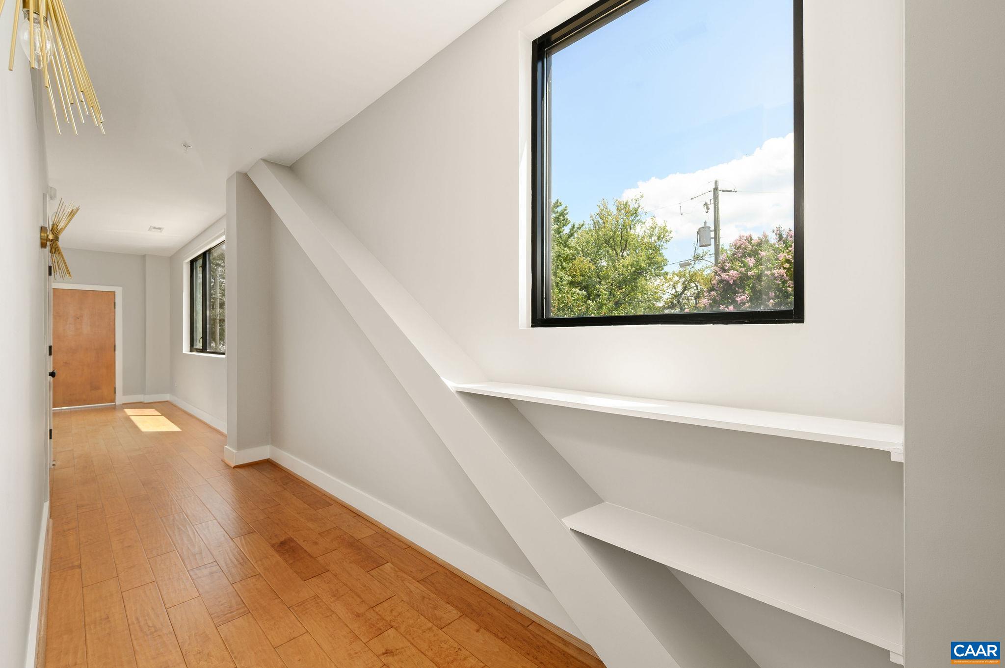211 CREAM ST Unit: 201
